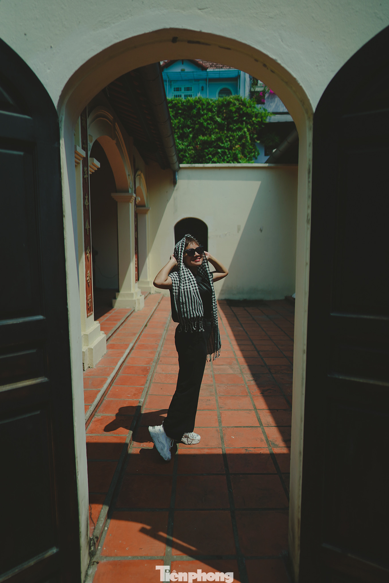 Khu lăng mộ Võ Tánh có diện tích hơn 2.000 m2, không gian bao quanh là vườn cây xanh mát. Trước đây, lăng mộ nằm trong khu vực quân sự, cho đến những năm 1990 mới được bàn giao cho quận Phú Nhuận. Từ năm 2006-2007, lăng mộ và đền thờ được trùng tu, nâng cấp; đồng thời xây dựng thêm nhà bảo vệ và tường rào bảo vệ như hiện nay.