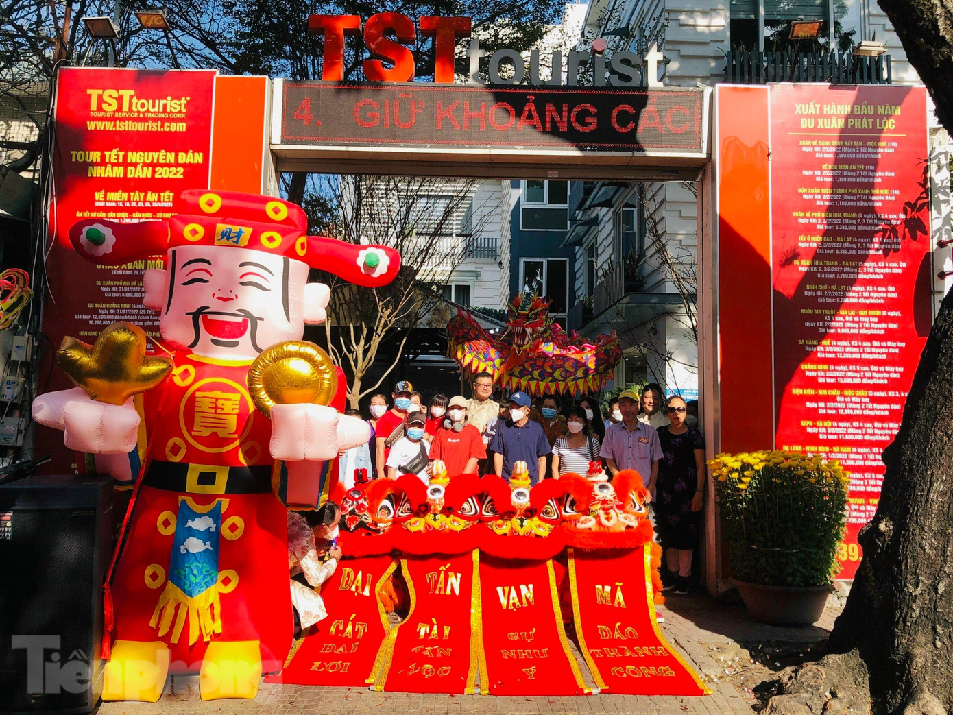 Những vị khách đầu tiên của đơn vị lữ hành TST xuất hành du xuân đi Bà Rịa-Vũng Tàu và Tiền Giang trong ngày. Những vị khách đầu tiên của đơn vị lữ hành TST xuất hành du xuân đi Bà Rịa-Vũng Tàu và Tiền Giang trong ngày.