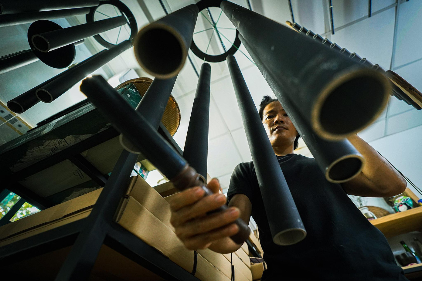 “Từ ngàn xưa, âm thanh đã được dùng trong trị liệu, phục hồi sức khoẻ cho con người. Ngày nay, âm thanh được ứng dụng trong các kỹ thuật nuôi trồng… Rất đa dạng và nhiều công dụng. Tôi đang dự định xây dựng cho mình một không gian mà khi ai bước vào đó cũng có thể được &quot;tắm&quot; âm thanh, gột rửa đi những ưu tư trong tâm trí, phục hồi sức khoẻ”, anh Đức nói về dự định của mình.