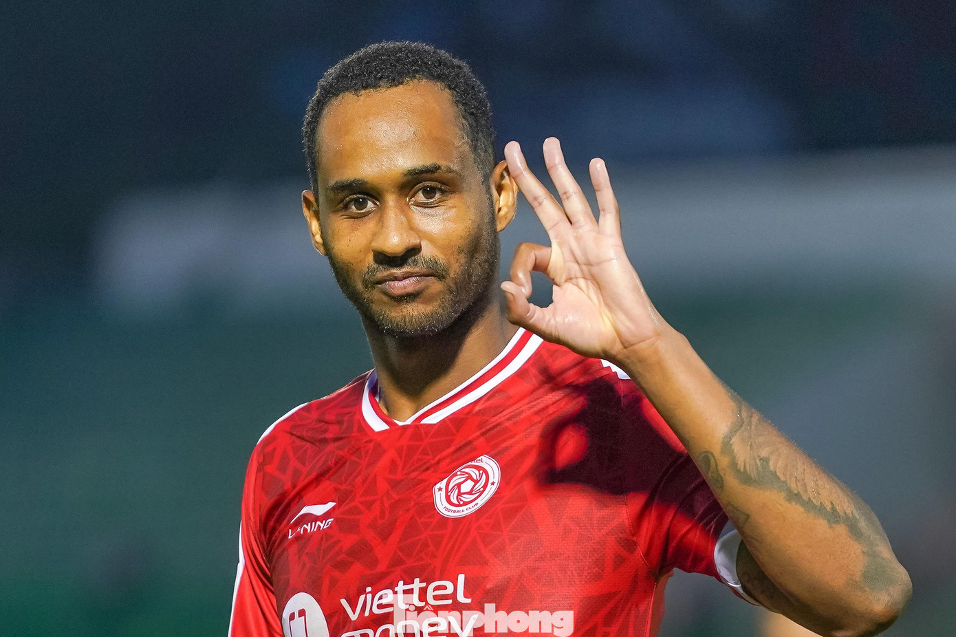 Rất nhanh chóng, ở phút 70 của hiệp 2, Viettel phản công và bóng được Geovane đón ở trung lộ trước khi anh chọc khe cho Pedro Paulo. Paulo dễ dàng tì đè người kèm của mình trước khi dứt điểm vào góc cao ở pha đối mặt thủ môn, lập cú hat-trick, nâng tỉ số lên 4-1. Rất nhanh chóng, ở phút 70 của hiệp 2, Viettel phản công và bóng được Geovane đón ở trung lộ trước khi anh chọc khe cho Pedro Paulo. Paulo dễ dàng tì đè người kèm của mình trước khi dứt điểm vào góc cao ở pha đối mặt thủ môn, lập cú hat-trick, nâng tỉ số lên 4-1.