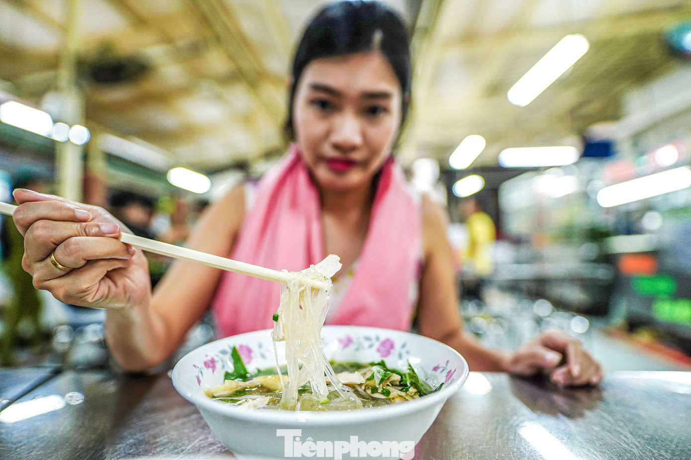 Sợi miến trong ảnh mềm dai mùi rất thơm và ăn không hề nhão.