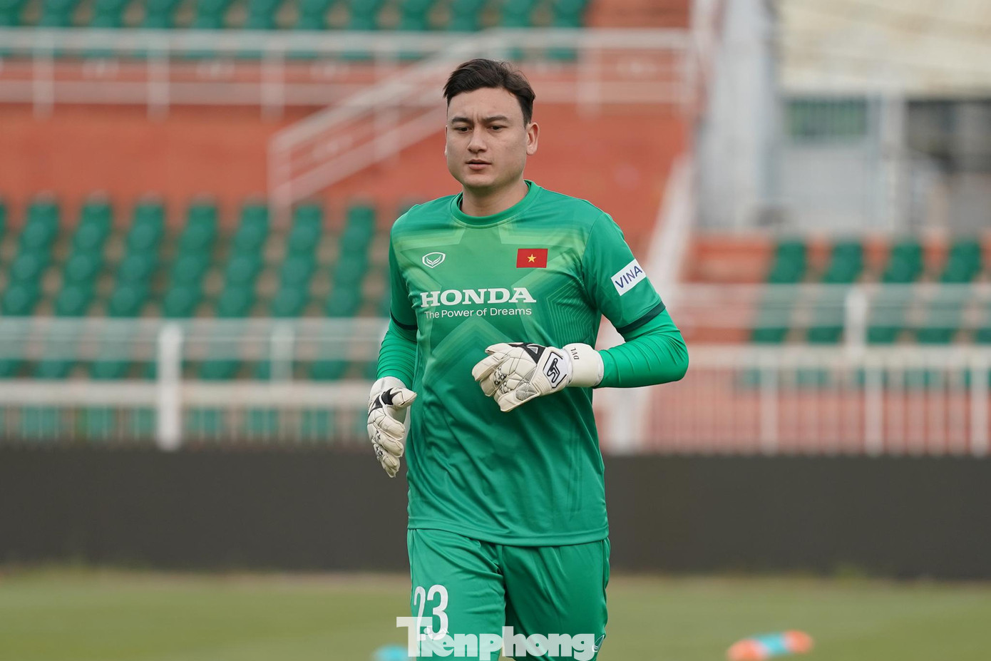 Thủ môn số 1 của bóng đá Việt Nam cho biết anh sẽ cố gắng duy trì thành tích giữ sạch lưới nhà trong các trận tới, vì nếu duy trì được cũng đồng nghĩa với việc Bình Định có kết quả tốt để đua vô địch.