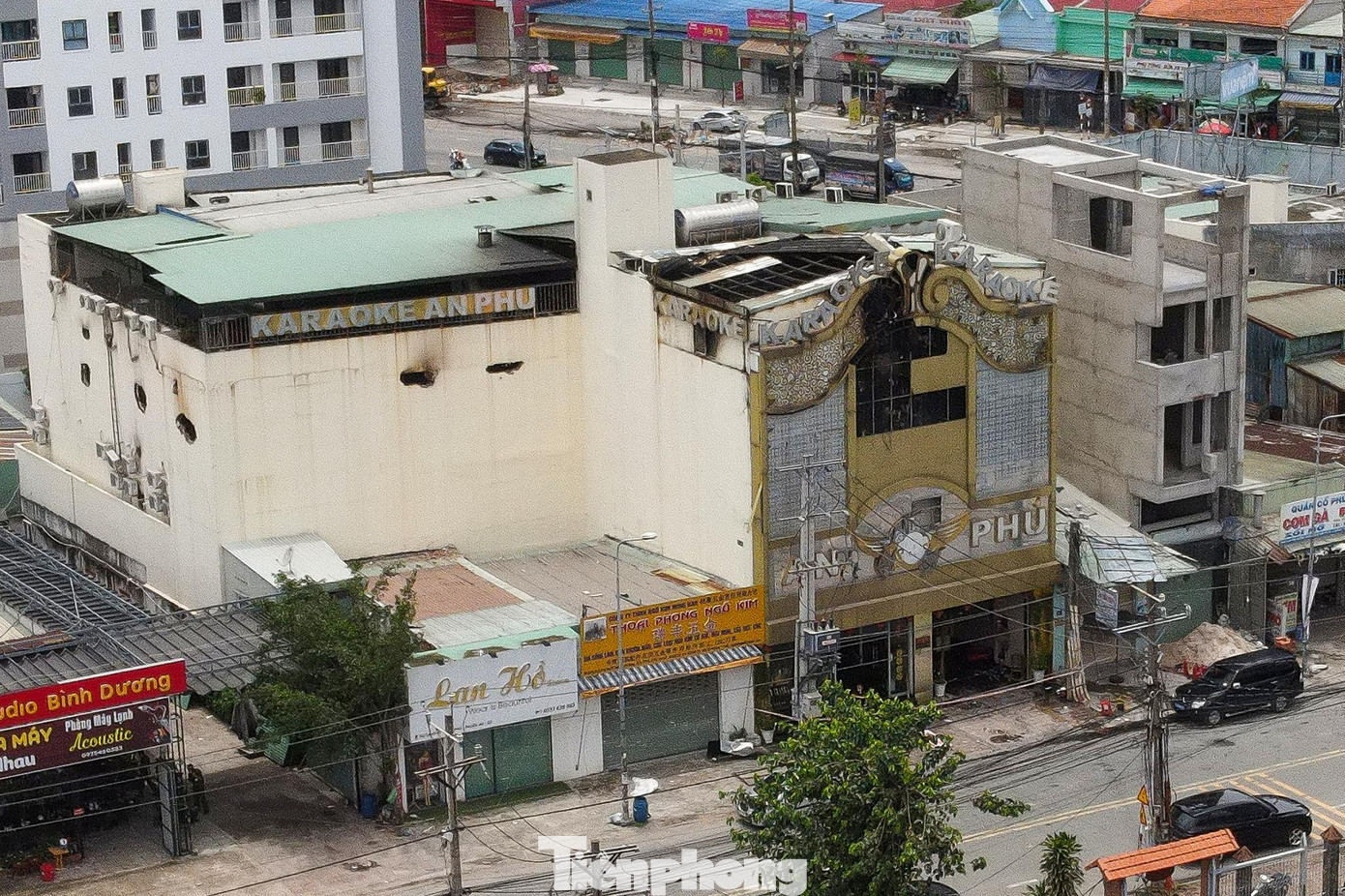 Vụ cháy làm chết 32 người, bị thương 17 người. Hiện còn 2 trường hợp nặng đang điều trị. Một số trường hợp bị thương nhẹ đã xuất viện. Cơ quan Công an đang khám nghiệm tử thi, xác định nạn nhân. Lực lượng chức năng đã dập tắt hoàn toàn đám cháy và hoàn thành tìm kiếm, cứu nạn vào tối 7/9. Vụ cháy làm chết 32 người, bị thương 17 người. Hiện còn 2 trường hợp nặng đang điều trị. Một số trường hợp bị thương nhẹ đã xuất viện. Cơ quan Công an đang khám nghiệm tử thi, xác định nạn nhân. Lực lượng chức năng đã dập tắt hoàn toàn đám cháy và hoàn thành tìm kiếm, cứu nạn vào tối 7/9.