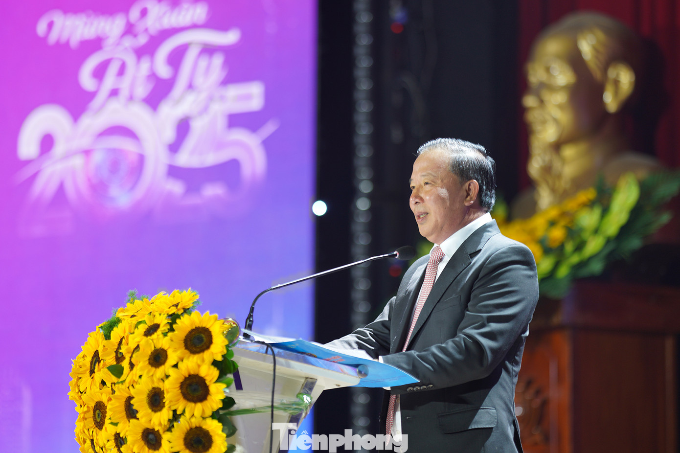 Ông Nguyễn Văn Út - Chủ tịch UBND tỉnh Long An. Ông Nguyễn Văn Út - Chủ tịch UBND tỉnh Long An.