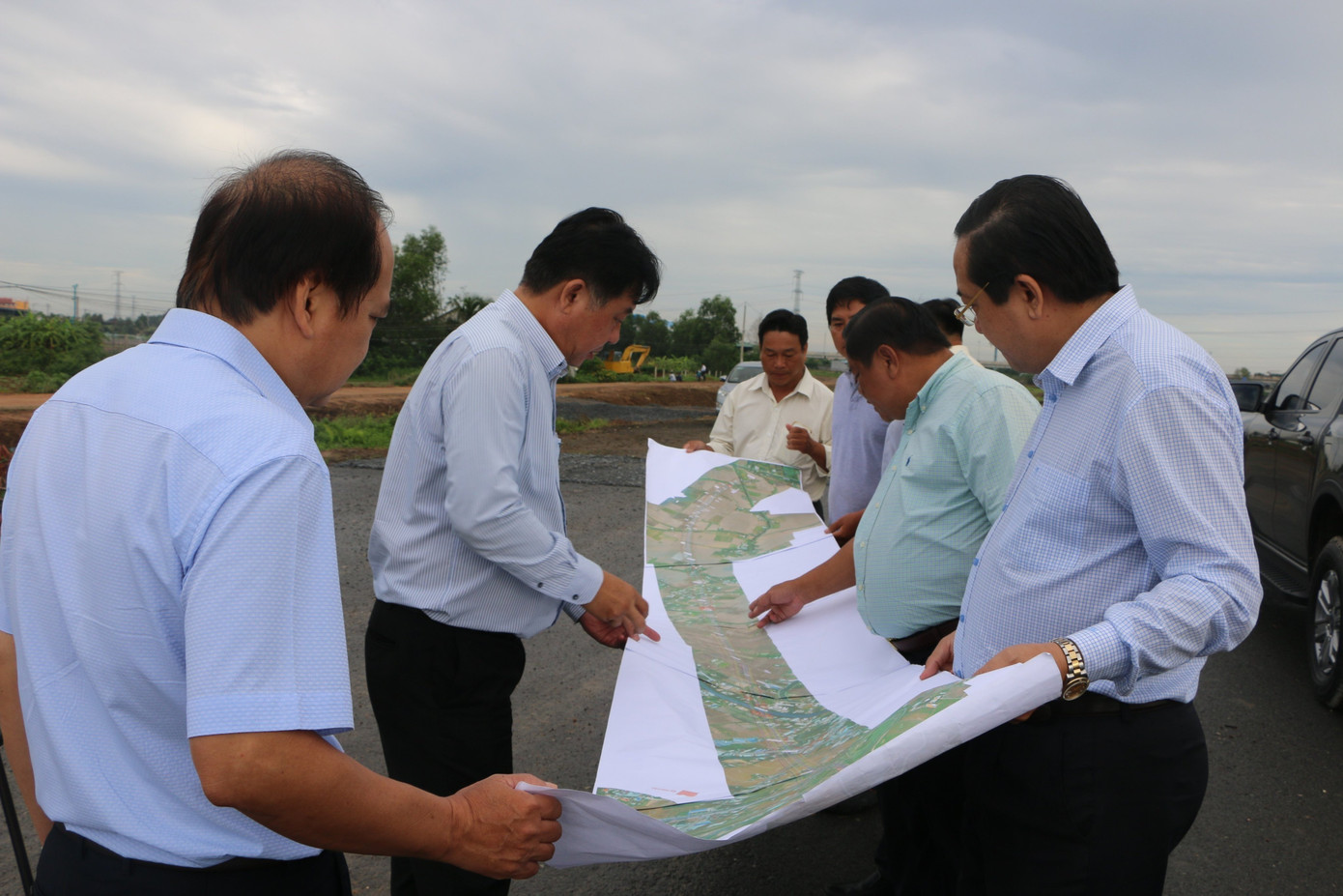 Lãnh đạo UBND tỉnh Long An khảo sát dự án đường Vành đai 3 TPHCM. Lãnh đạo UBND tỉnh Long An khảo sát dự án đường Vành đai 3 TPHCM.