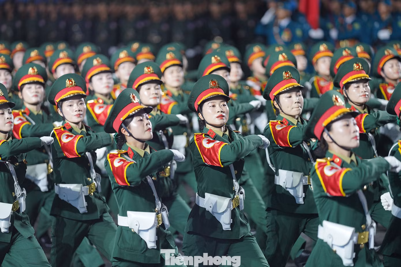 Các nữ sĩ quan Quân y luôn xuất hiện những nơi khó khăn, gian khổ, vừa chiến đấu, vừa phục vụ chiến đấu, hy sinh quên mình bảo vệ sức khoẻ bộ đội và nhân dân, góp phần nâng cao sức mạnh tổng hợp của quân đội.