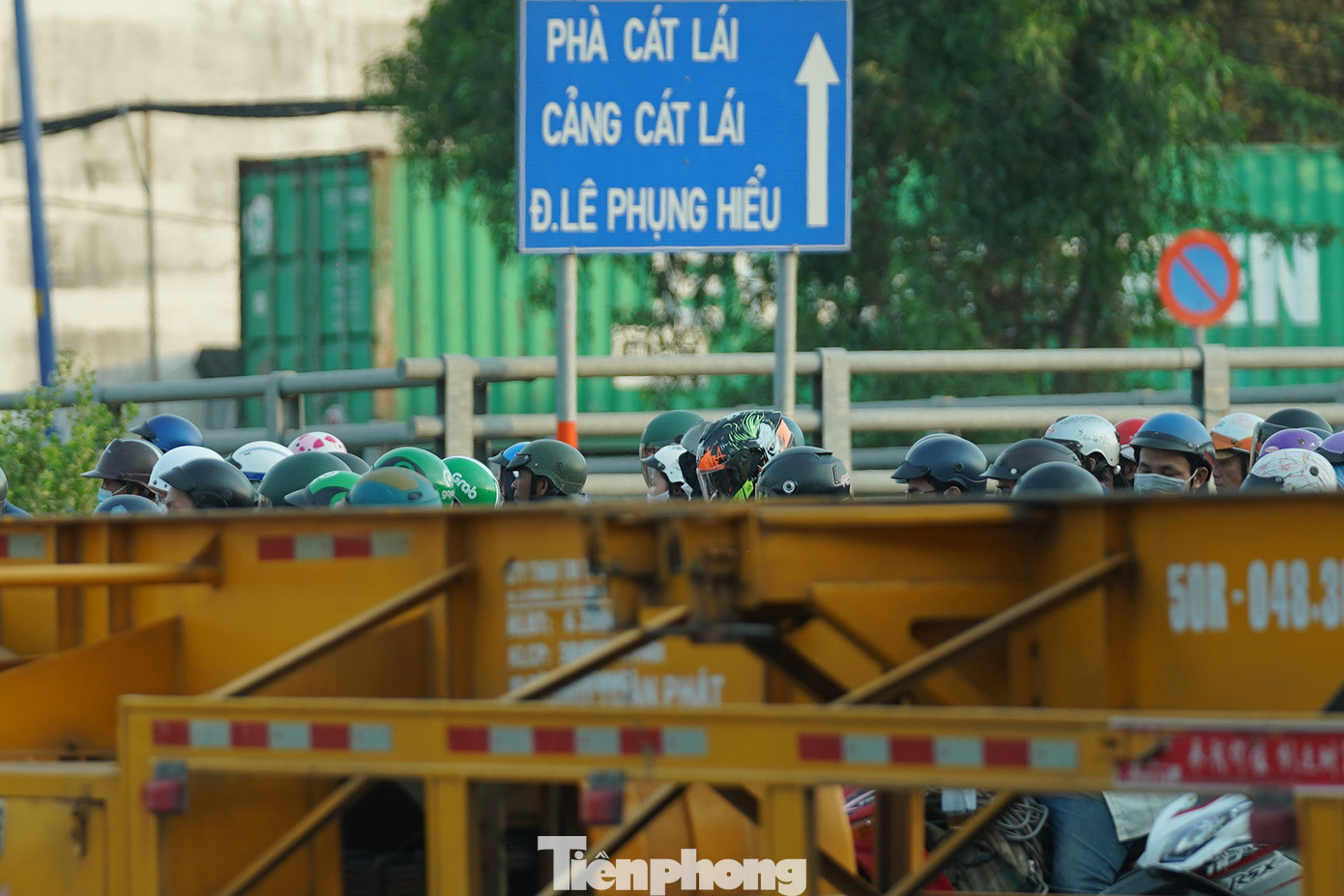 Hình ảnh này khiến nhiều người phải rùng mình mỗi khi nhìn dòng phương tiện lưu thông ở vòng xoay Mỹ Thuỷ.