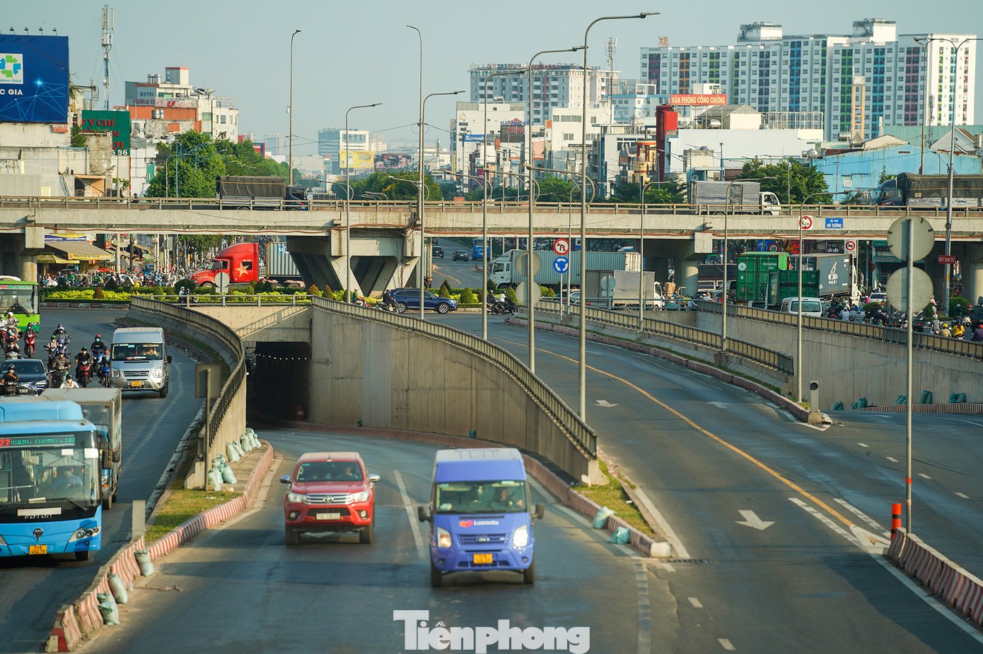Hầm chui nút giao thông vòng xoay cầu vượt An Sương là một trong những dự án trọng điểm giải quyết ùn tắc giao thông của TPHCM. Nhánh hầm N1 (Trường Chinh - QL.22) dài 445m.