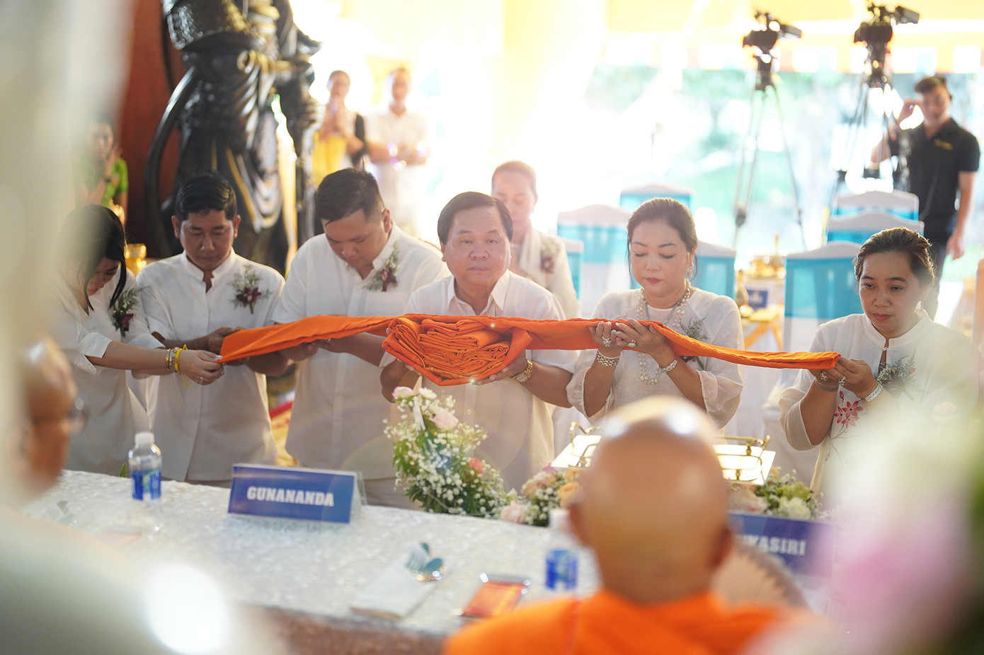 Theo BTC, các vị đại tăng sẽ chứng minh cho tấm lòng thành dâng y, dâng lễ cúng dường của các Phật tử.