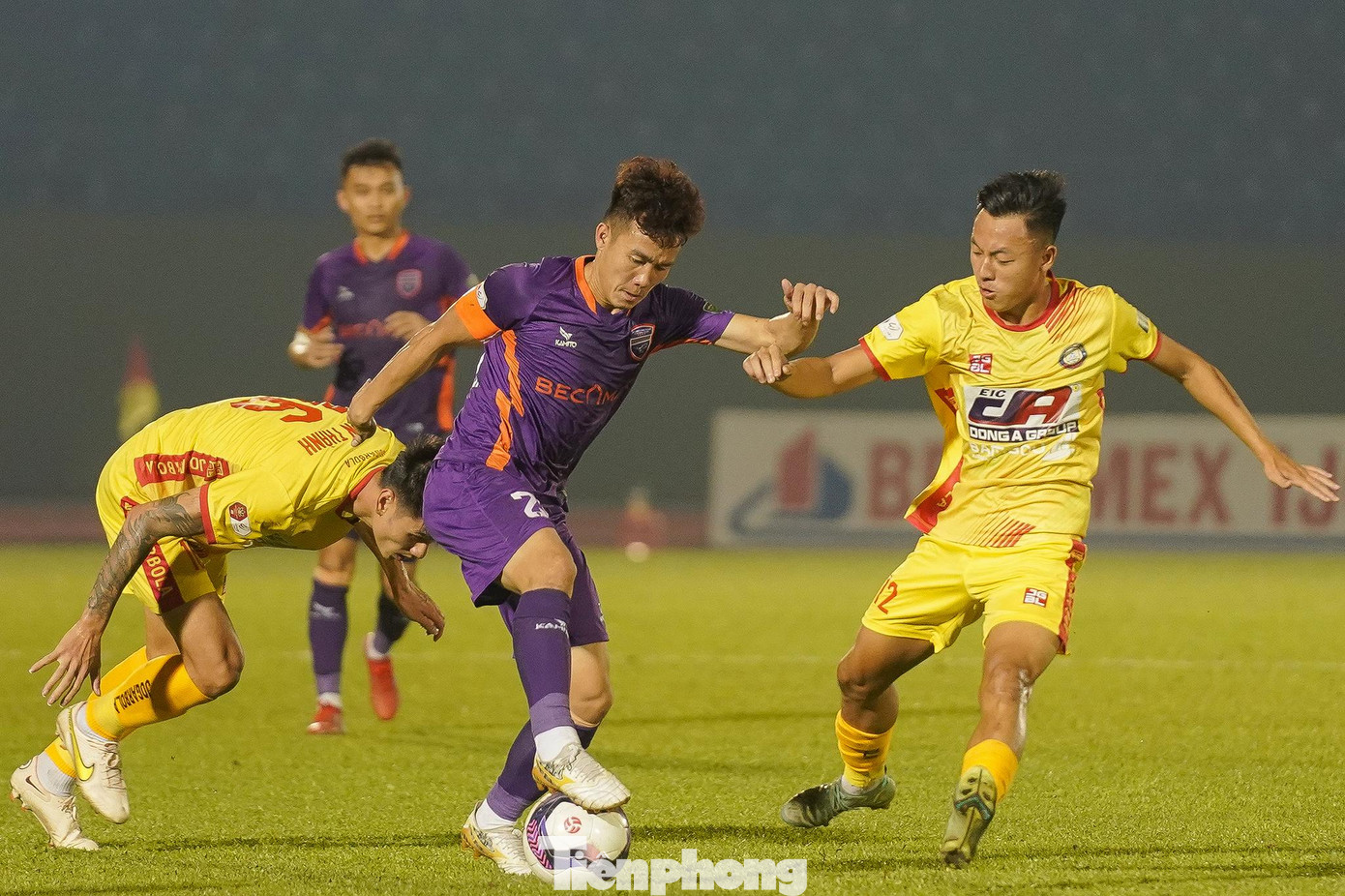 Trên sân Gò Đậu, CLB Bình Dương tiếp đón CLB Thanh Hoá khi cả 2 đội bóng đã sớm giành quyền trụ hạng tại V-League 2022. Tuy nhiên, không vì thế mà hai đội vào sân với tinh thần thi đấu không hết mình.