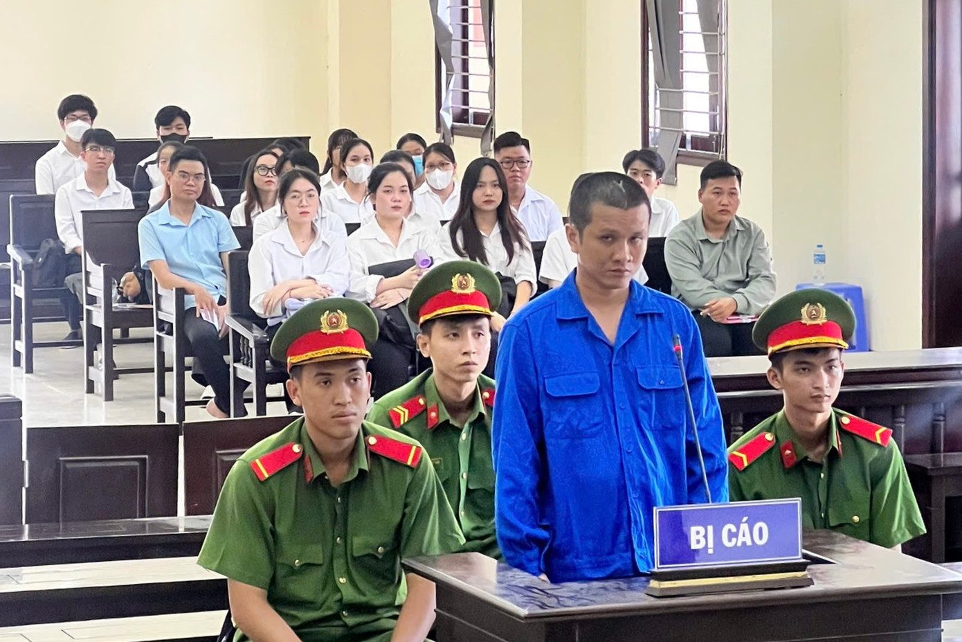 Bị cáo Hùng tại phiên xét xử.