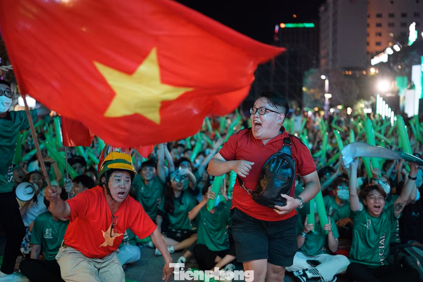 Mạnh Dũng đánh đầu sau quả tạt của Thanh Nhân, đưa U23 Việt Nam mở tỷ số từ phút 29. Thêm một lần bàn thắng của U23 Việt Nam được thực hiện từ pha tấn công ở biên trái.