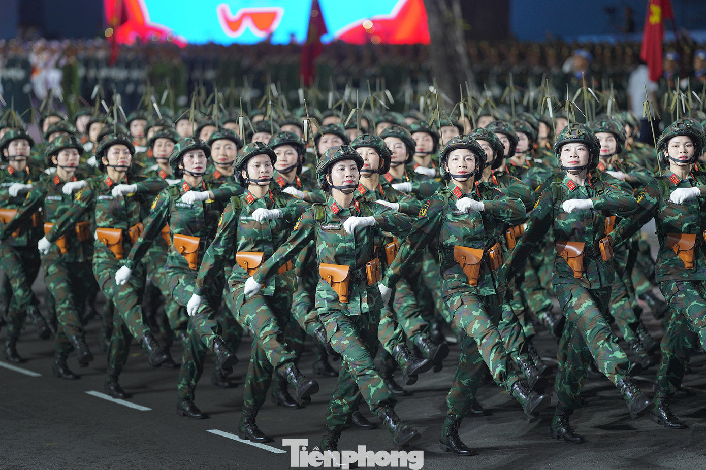 Khối TTLL thu hút khán giả bởi lực lượng trẻ trung, xinh đẹp, tinh nhuệ.