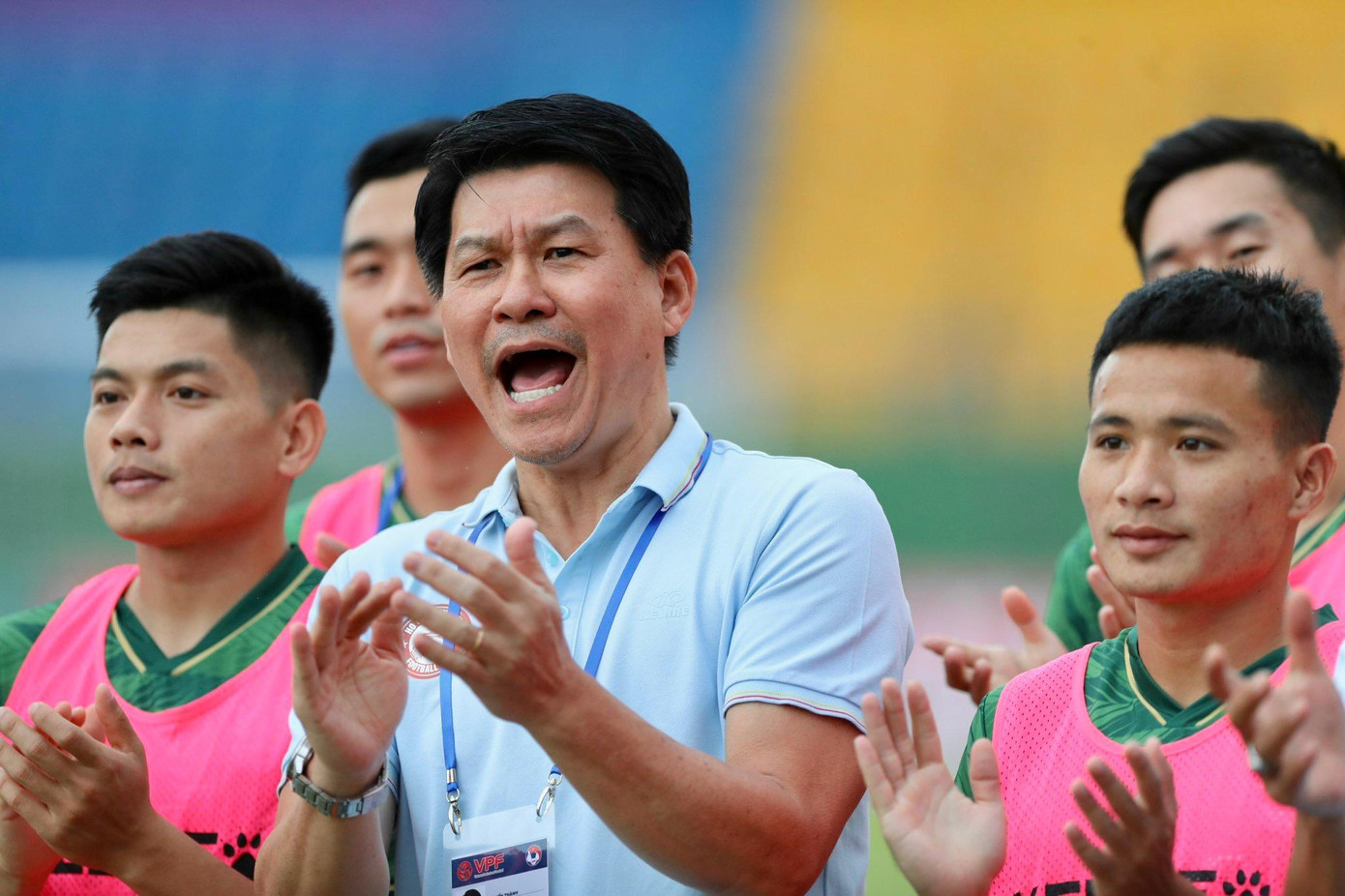 HLV Vũ Tiến Thành - CLB TPHCM. HLV Vũ Tiến Thành - CLB TPHCM.