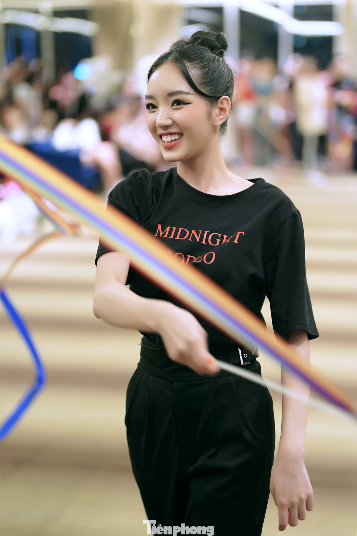 Mai Chi tại buổi tập luyện trước vòng thi Người đẹp thể thao. Người đẹp gốc Thanh Hóa ngày càng cải thiện về nhan sắc, hình thể cho đến khả năng tạo dáng trước ống kính.