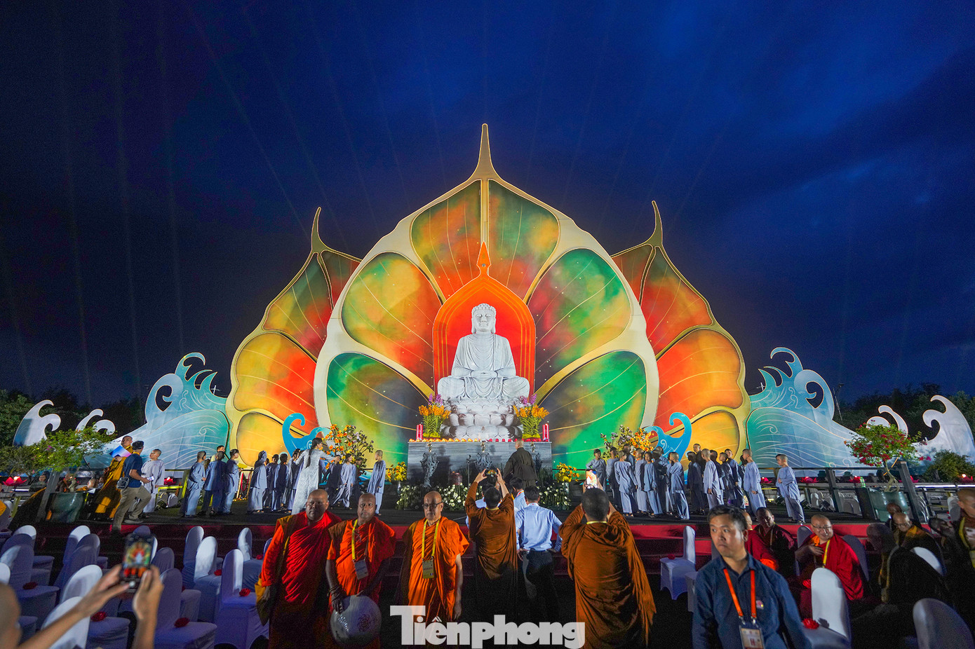 Đại lễ Vesak Liên Hợp Quốc 2025 có chủ đề Đoàn kết và bao dung vì nhân phẩm con người: Tuệ giác Phật giáo vì hòa bình thế giới và phát triển bền vững.