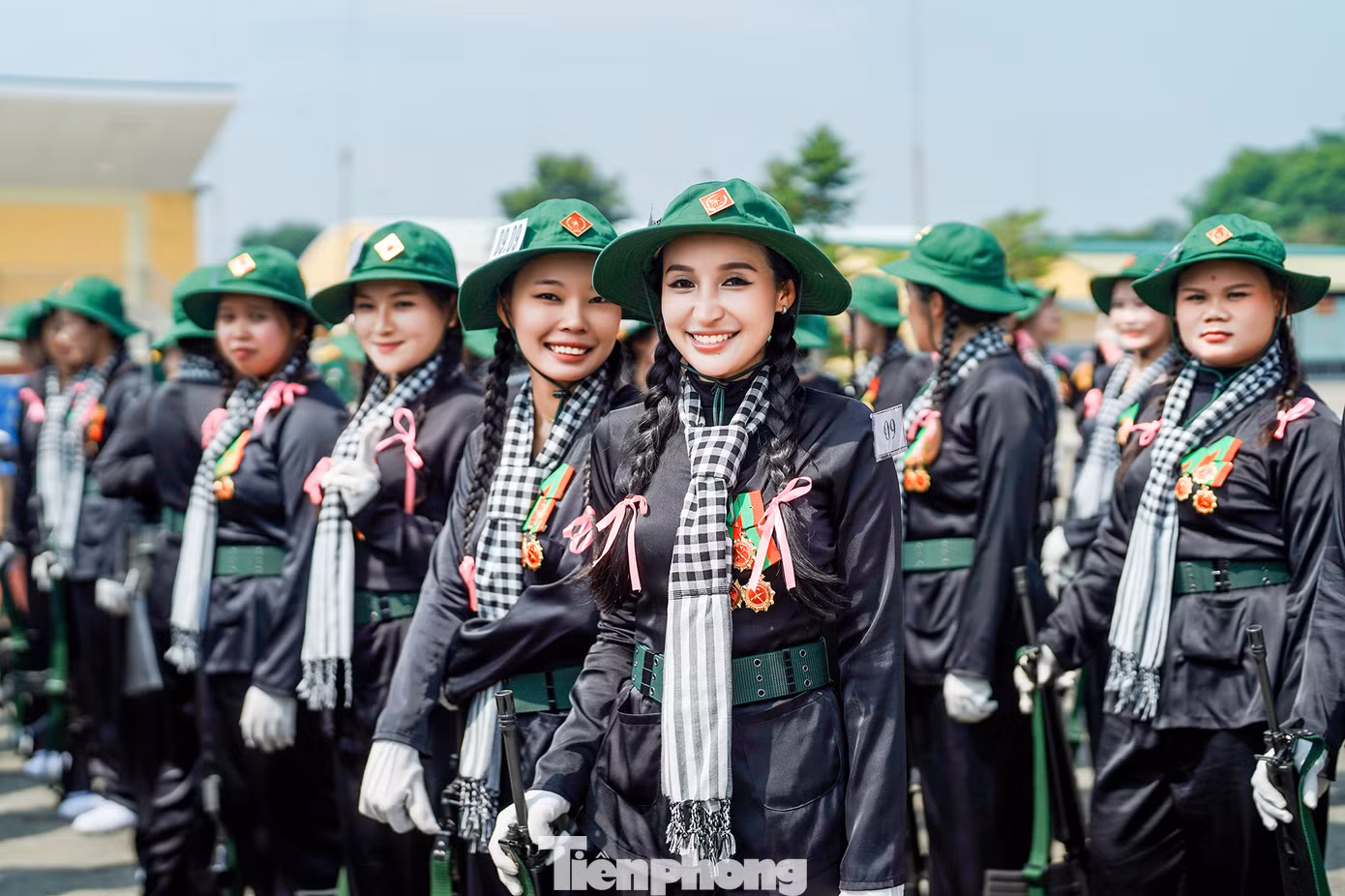 Những cô gái vừa tròn đôi mươi của Du kích miền Nam.