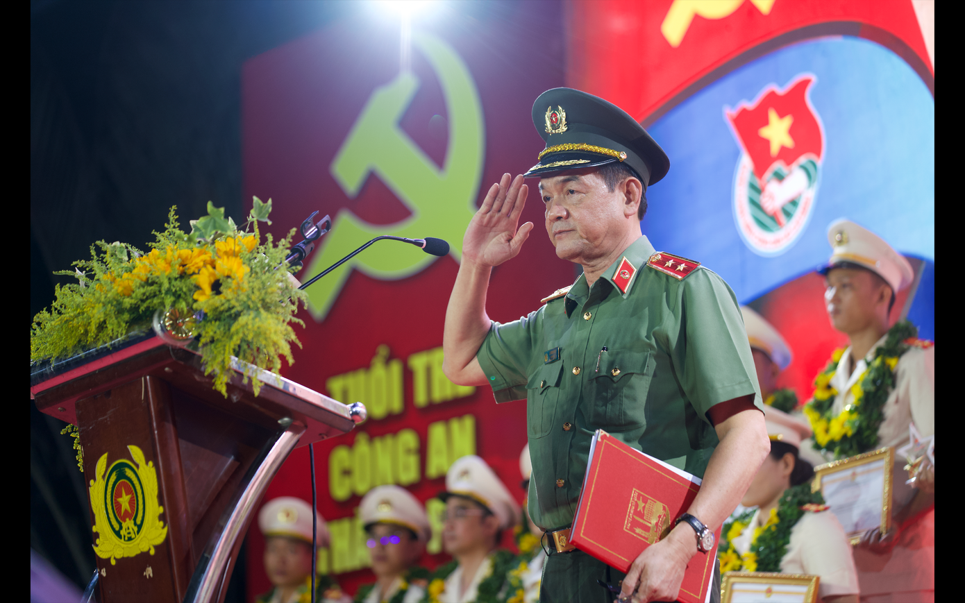 Tại chương trình, Trung tướng Lê Hồng Nam - Giám đốc CATP đã gửi lời chúc mừng tới CBCS, đặc biệt là các đoàn viên của CATP nhân kỷ niệm 93 năm ngày thành lập Đoàn Thanh niên Cộng sản Hồ Chí Minh; gửi lời khen ngợi tới Ban Thanh niên CATP, Phòng Công tác Đảng và Công tác chính trị khi thường xuyên tổ chức các chương trình giao lưu, kết nối các ĐVTN CATP.