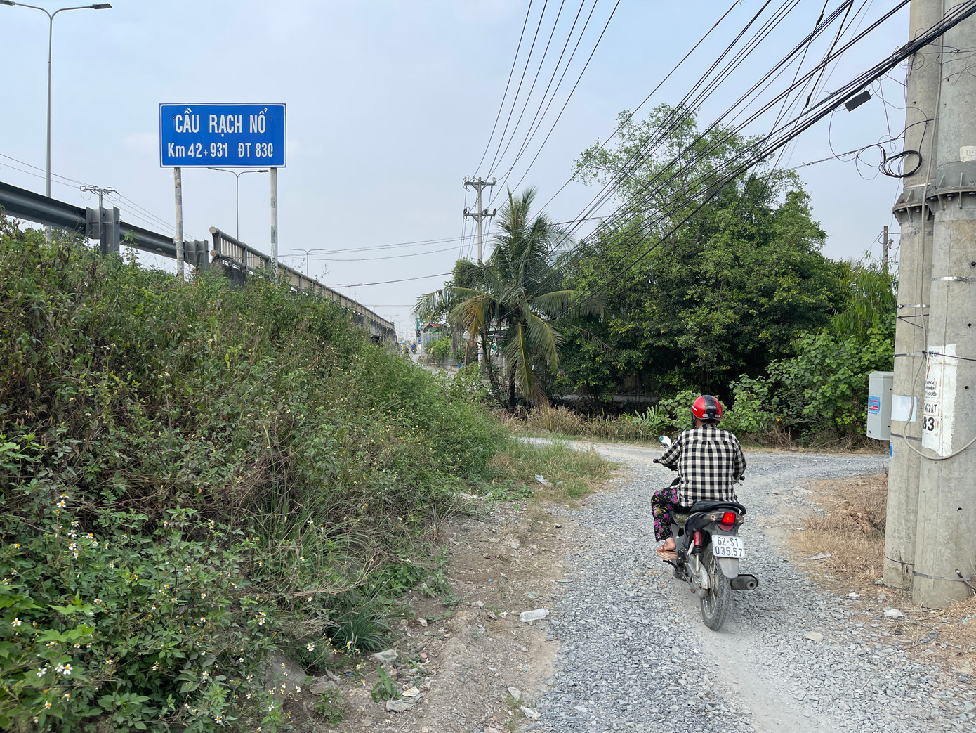 Khu vực kênh Rạch Nổ thuộc xã Lương Hòa (huyện Bến Lức, Long An) được chốt chặn nhiều lớp, nhiều tầng...