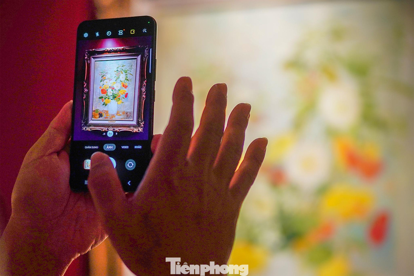 Triển lãm mang tên Timeless Souls: Beyond the Voyage (Hồn xưa bến lạ) với mong muốn tạo nền tảng để quảng bá văn hóa nghệ thuật Việt Nam thông qua lăng kính của những nghệ sỹ tài danh vào hàng bậc nhất thế giới. Triển lãm mang tên Timeless Souls: Beyond the Voyage (Hồn xưa bến lạ) với mong muốn tạo nền tảng để quảng bá văn hóa nghệ thuật Việt Nam thông qua lăng kính của những nghệ sỹ tài danh vào hàng bậc nhất thế giới.