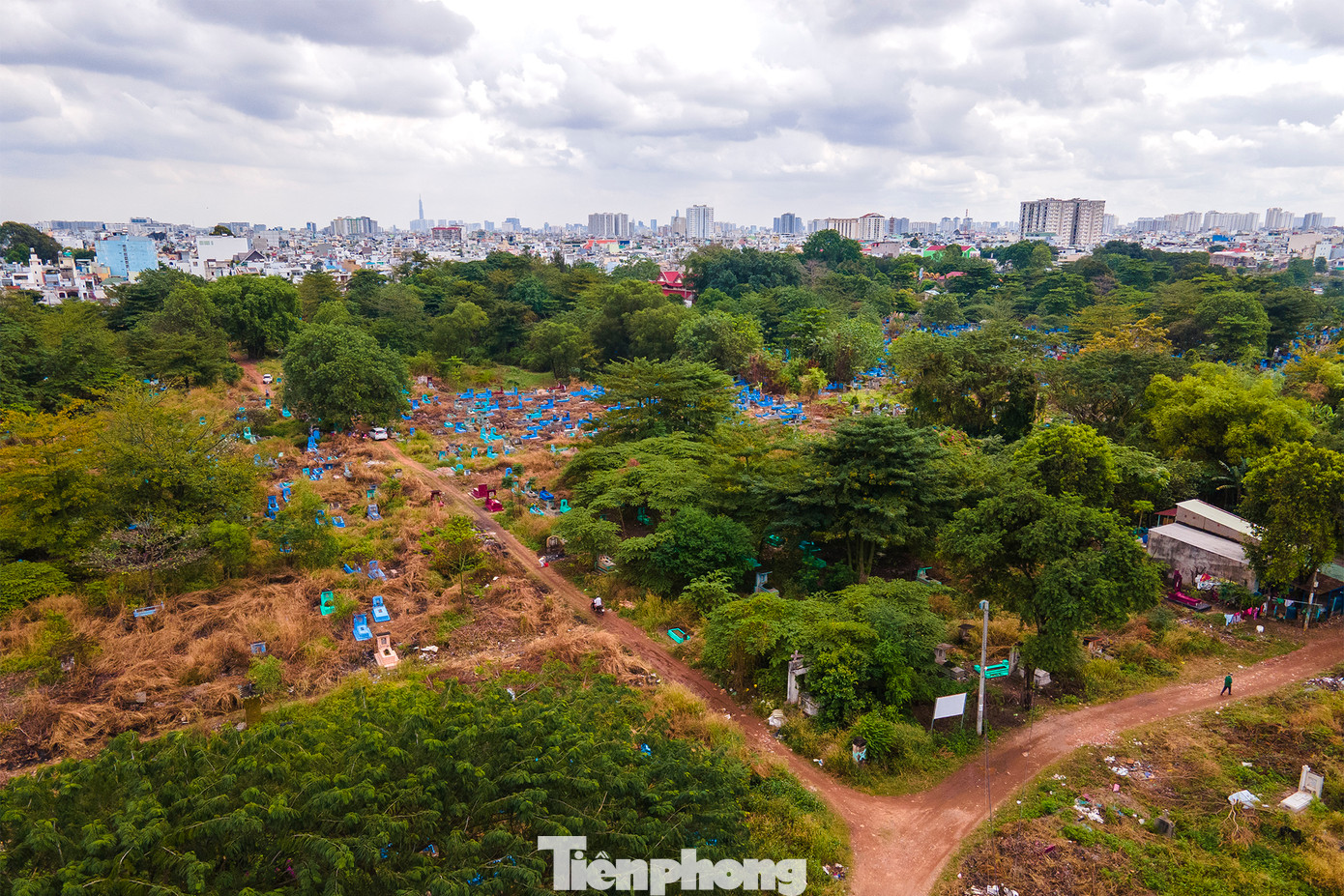 Khu Nghĩa trang Bình Hưng Hòa khi được di dời, giải tỏa mặt bằng sẽ góp phần thực hiện chỉnh trang, cải tạo bộ mặt đô thị, giải quyết tình trạng phức tạp về an ninh trật tự, đẩy lùi tệ nạn xã hội ở khu vực này.