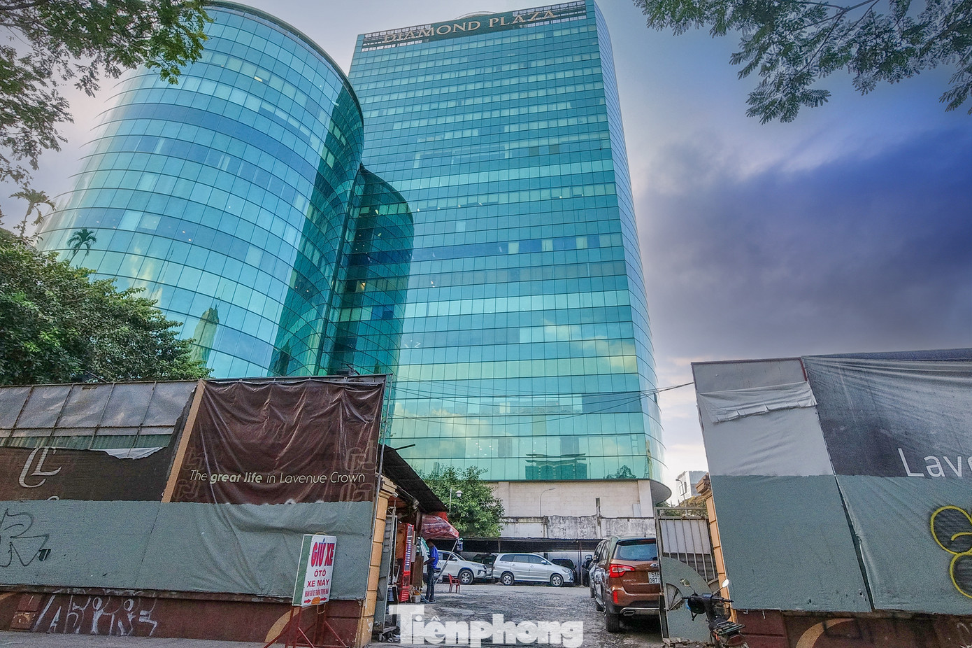 Cơ quan chức năng xác định việc quyết định giao đất và cho thuê đất theo hình thức chỉ định tại số 8-12 Lê Duẩn cho Công ty Lavenue là không đúng đối tượng, trái quy định.