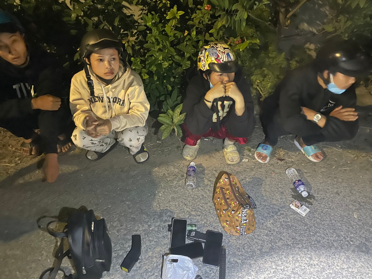 Bốn đối tượng bị bắt.