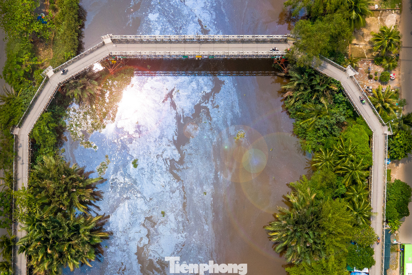 Cầu được thiết kế theo hình chữ U, dài 240 m, rộng 2,5m, trọng tải 8 tấn. Chiều cao thông thuyền cho phép là 5m. Cầu được thiết kế theo hình chữ U, dài 240 m, rộng 2,5m, trọng tải 8 tấn. Chiều cao thông thuyền cho phép là 5m.