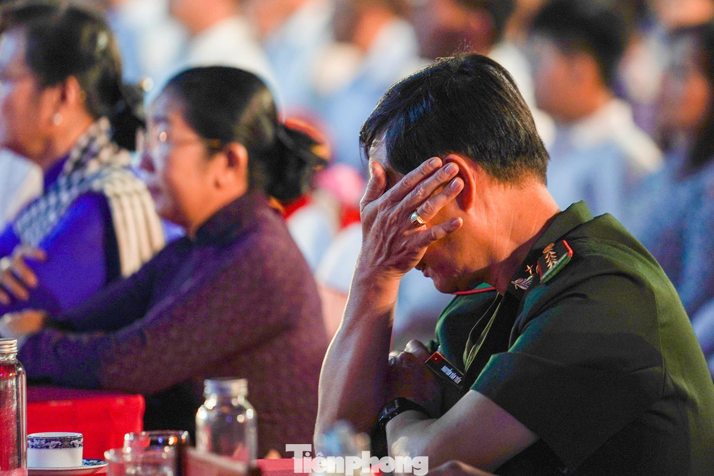 Chương trình "Khúc tráng ca hòa bình" mang đến những hình ảnh ấn tượng, nhiều cảm xúc và câu chuyện xúc động về những thương binh, liệt sỹ, Mẹ Việt Nam Anh hùng và thân nhân liệt sĩ.