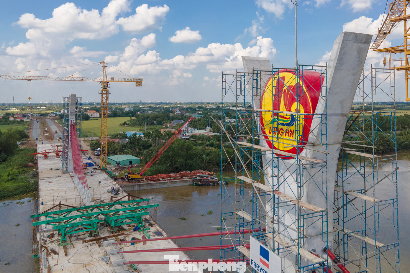 Khối lượng hiện tại cơ bản đã đạt trên 85%. Đối với phần cầu đang đúc đốt hẫng cuối cùng, ngày 1/9 sẽ hợp long. Việc xây dựng cầu nhằm giảm bớt áp lực giao thông trên tuyến quốc lộ 1, tuyến tránh quốc lộ 1, trục đường Hùng Vương, giảm thiểu tai nạn giao thông.