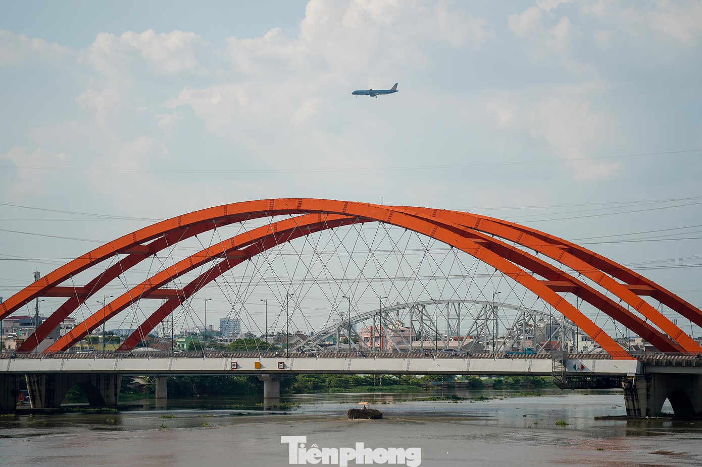 Cầu Bình Lợi nằm trên tuyến Tân Sơn Nhất - Bình Lợi là cửa ngõ quan trọng của sân bay Tân Sơn Nhất. Từ khi có tuyến đường này giao thông khu vực phía Đông cửa ngõ Tân Sơn Nhất đã được giải toả rất tốt.