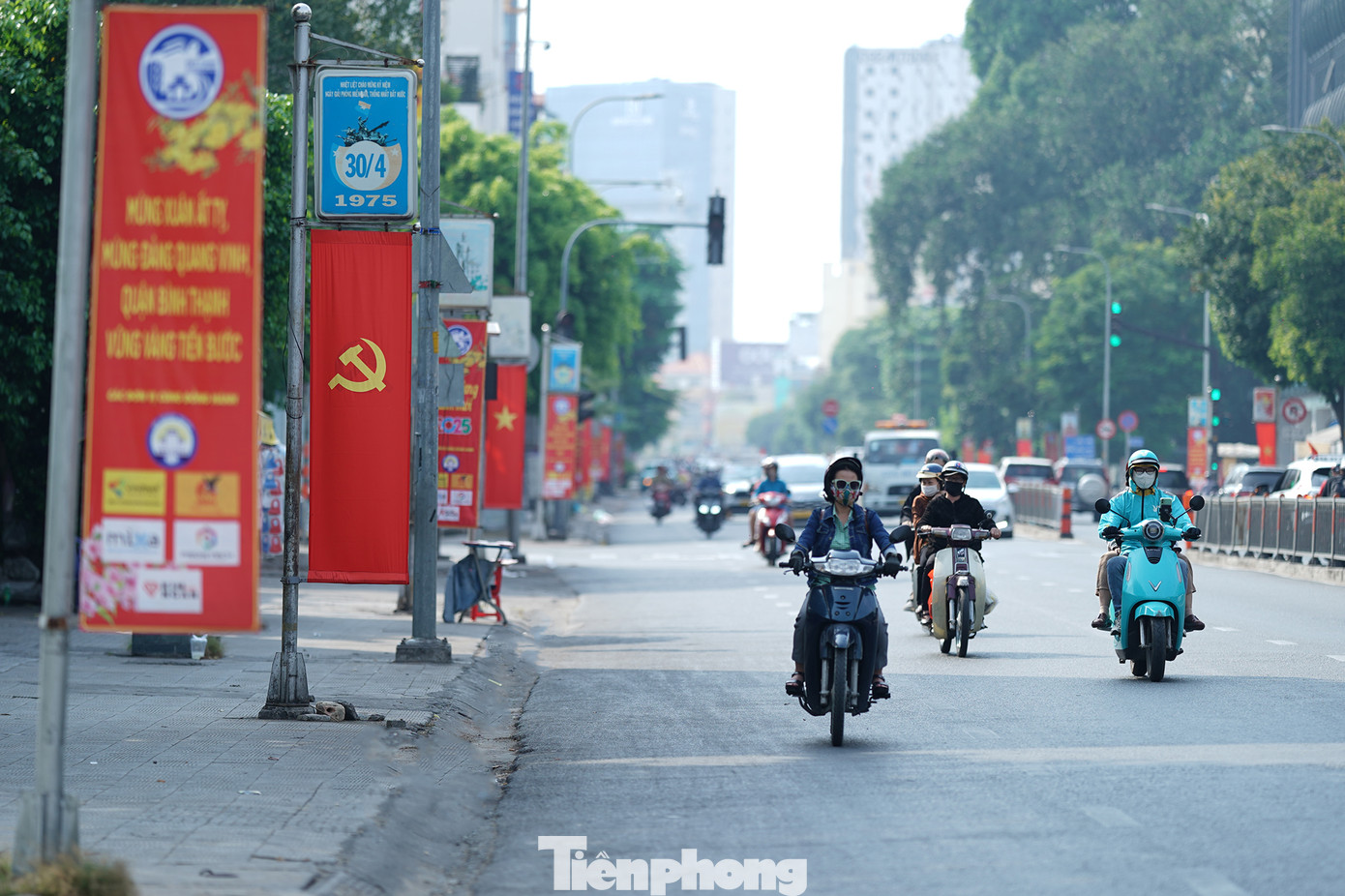 Các biểu ngữ trang trí, tuyên truyền và các hoạt động kỷ niệm 95 năm Ngày thành lập Đảng Cộng sản Việt Nam không chỉ tạo nên không khí vui tươi, phấn khởi trong toàn thành phố trong những ngày đầu năm mới, mà còn góp phần giáo dục truyền thống cách mạng cho các thế hệ, khơi dậy niềm tự hào dân tộc và ý chí quyết tâm xây dựng thành phố ngày càng giàu đẹp, văn minh, hiện đại. Các biểu ngữ trang trí, tuyên truyền và các hoạt động kỷ niệm 95 năm Ngày thành lập Đảng Cộng sản Việt Nam không chỉ tạo nên không khí vui tươi, phấn khởi trong toàn thành phố trong những ngày đầu năm mới, mà còn góp phần giáo dục truyền thống cách mạng cho các thế hệ, khơi dậy niềm tự hào dân tộc và ý chí quyết tâm xây dựng thành phố ngày càng giàu đẹp, văn minh, hiện đại.