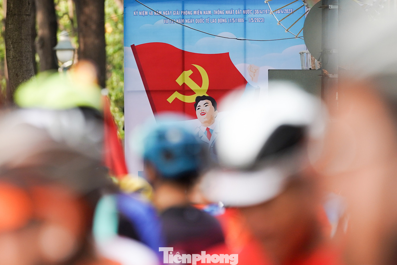 Đây cũng là sự kiện chào đón đoàn đua xe đạp cúp Truyền hình HTV-Non sông liền một dải về đích (Hội trường Thống Nhất cuối đường Lê Duẩn).