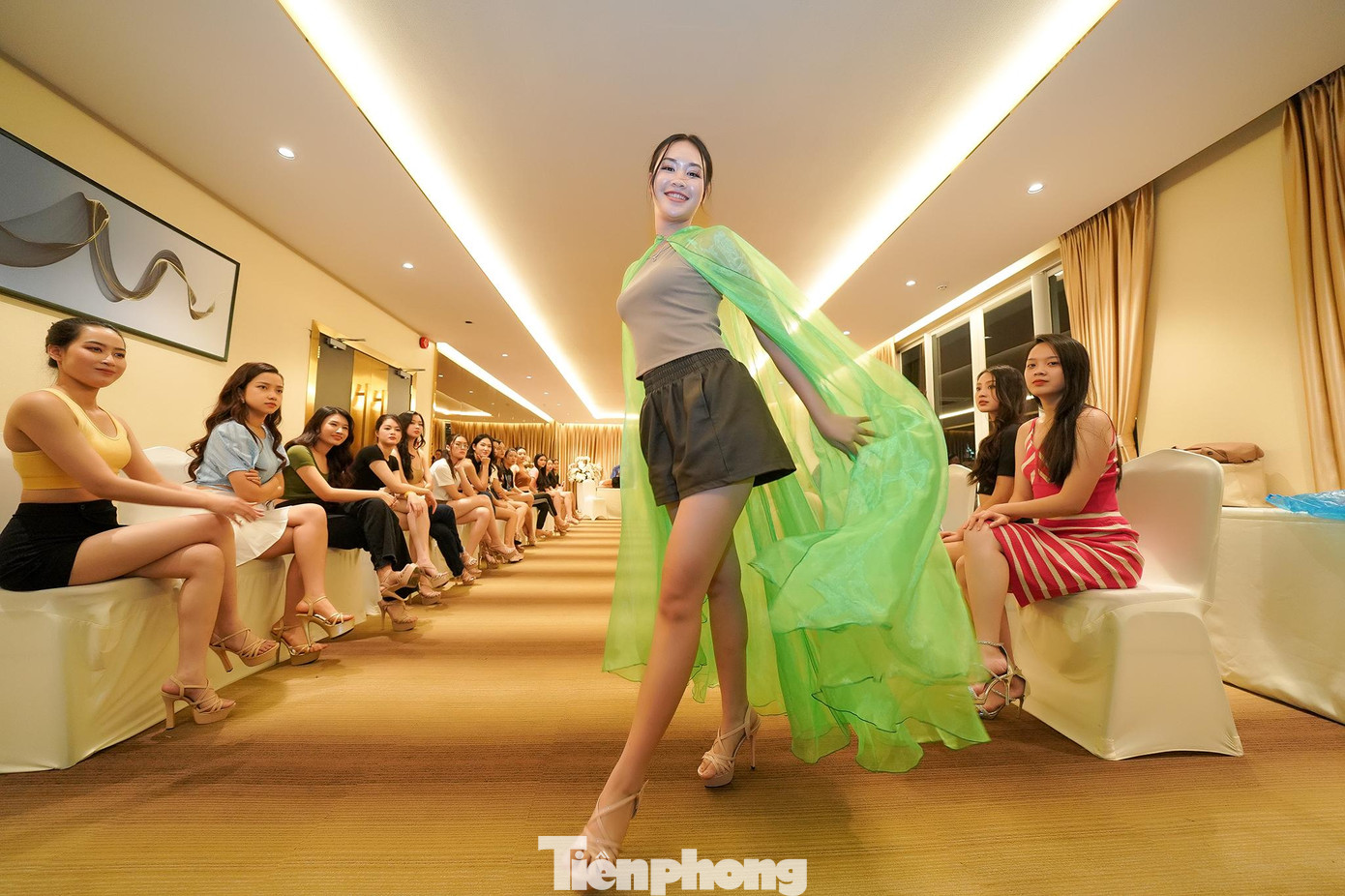 Càng vào sâu vòng chung kết, thí sinh Thu Hà cải thiện nhiều từ vóc dáng đến khả năng trình diễn. Cô gái đến từ Tuyên Quang hiện được chú ý với câu chuyện lên nương, làm rẫy và vượt khó để đến với Hoa hậu Việt Nam 2022.