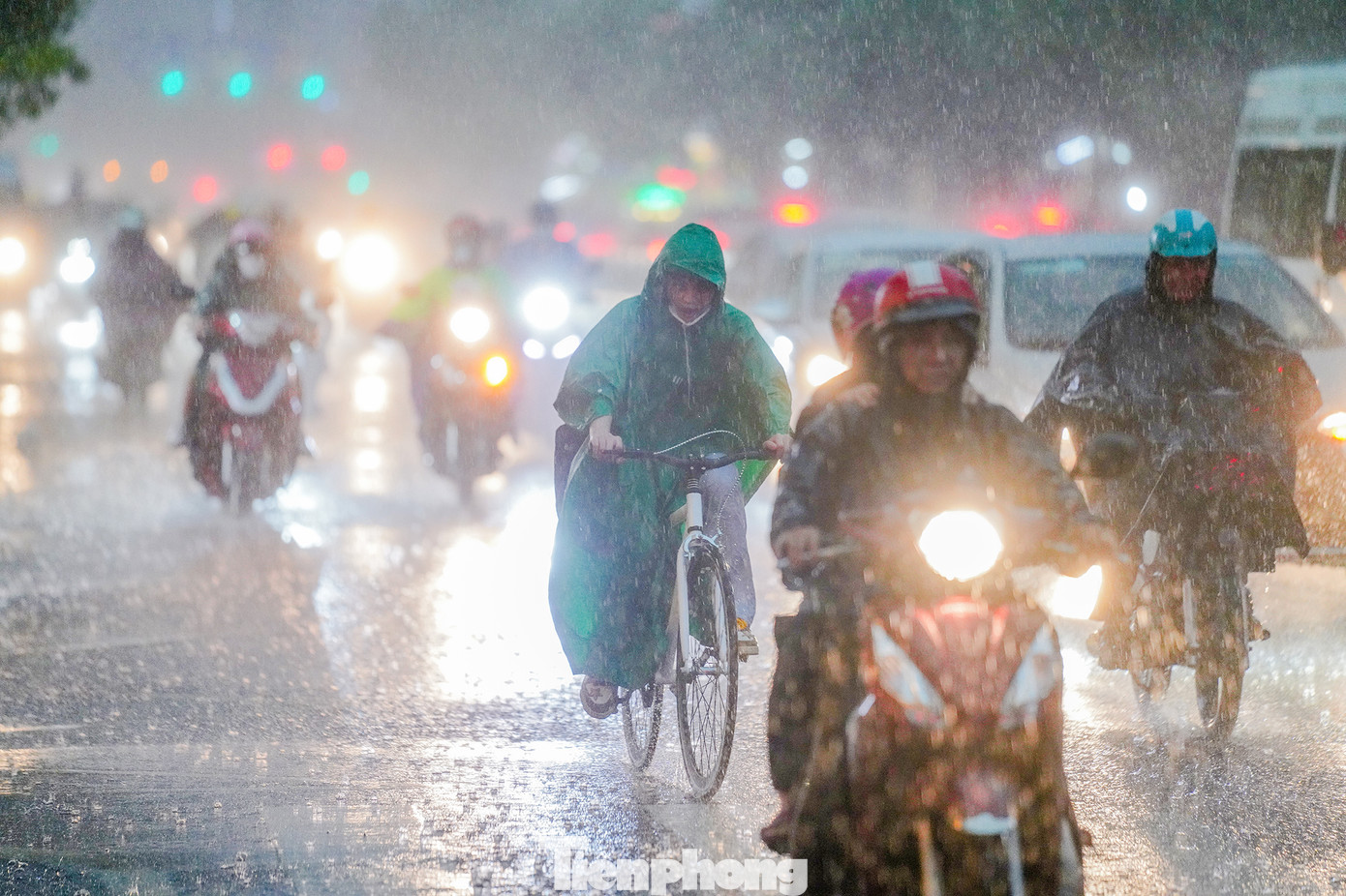 Cơ quan khí tượng dự báo trong tuần đầu, giữa và cuối tháng 9, khu vực TPHCM sẽ có mưa diện rộng với mưa vừa, mưa to đến rất to ở một vài nơi. (Ảnh minh họa: Phạm Nguyễn) Cơ quan khí tượng dự báo trong tuần đầu, giữa và cuối tháng 9, khu vực TPHCM sẽ có mưa diện rộng với mưa vừa, mưa to đến rất to ở một vài nơi. (Ảnh minh họa: Phạm Nguyễn)