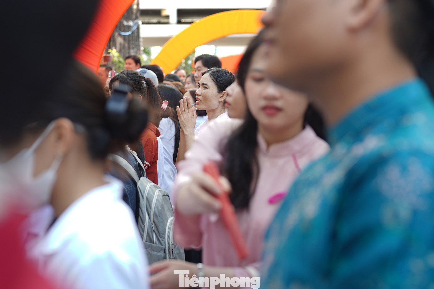 "Năm mới, tôi chỉ mong một điều duy nhất là bệnh nhân ở đây và mọi nơi đều mau khoẻ", nữ cán bộ bệnh viện này chia sẻ.