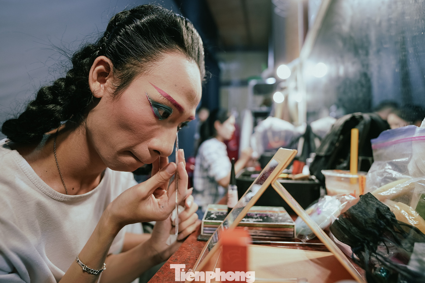 Chàng trai trẻ đã chọn con đường mình đam mê và cháy hết mình với lựa chọn của mình. Hạ Nắng nổi tiếng trên mạng xã hội nhưng vẫn giữ sự khiêm tốn, làm nghề nghiêm túc và rất sợ bản thân tự mãn.