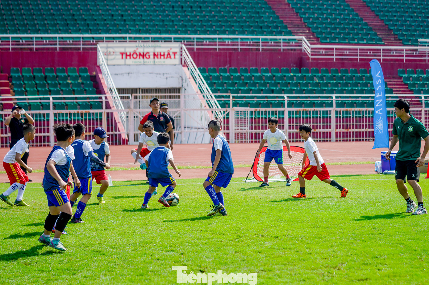 Theo nghiên cứu của BTC, do áp lực học tập, 50% trẻ em Việt Nam không dành đủ thời gian cho các hoạt động ngoài trời. Tuy nhiên, 75% phụ huynh nhận thấy hoạt động thể chất ngoài trời giúp tăng cường hệ thần kinh tự chủ, yếu tố thiết yếu cho sự phát triển toàn diện của trẻ.