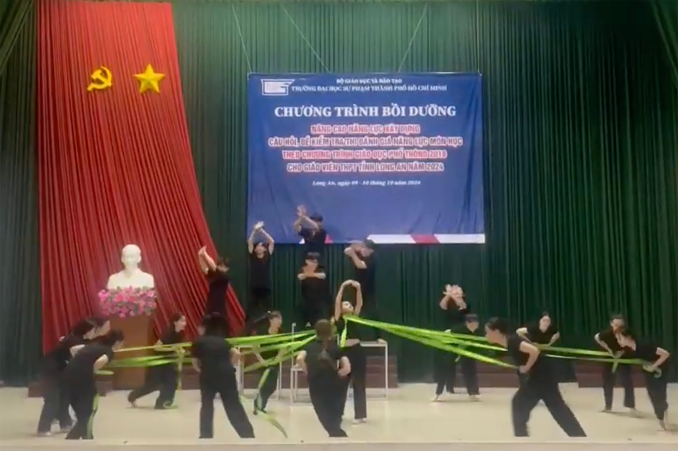 Một vài hình ảnh ấn tượng trong các sản phẩm gửi dự thi. Một vài hình ảnh ấn tượng trong các sản phẩm gửi dự thi.