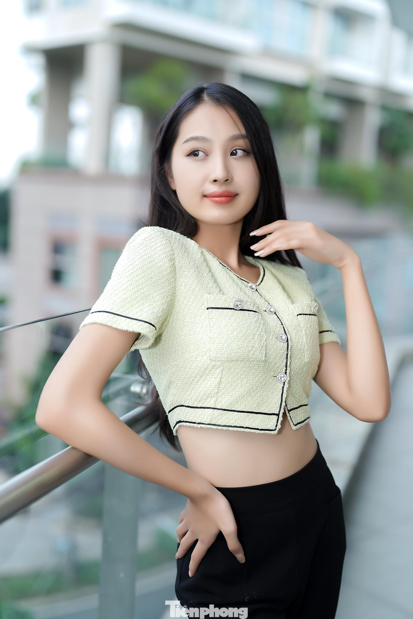 Phạm Giáng My là thí sinh có vòng eo nhỏ nhất Hoa hậu Việt Nam 2022. Ở vòng chung khảo, số đo ba vòng của cô sau khi khám nhân trắc học là 73-56-86. Sau một tháng sinh hoạt, tập luyện ở nhà chung, số đo của Giáng My tiếp tục thay đổi. Với chiều cao 1,7 m, vòng eo của thí sinh đến từ Ninh Bình hiện chỉ còn 54 cm, chỉ số cụ thể sau khi khám là 76-54-89.