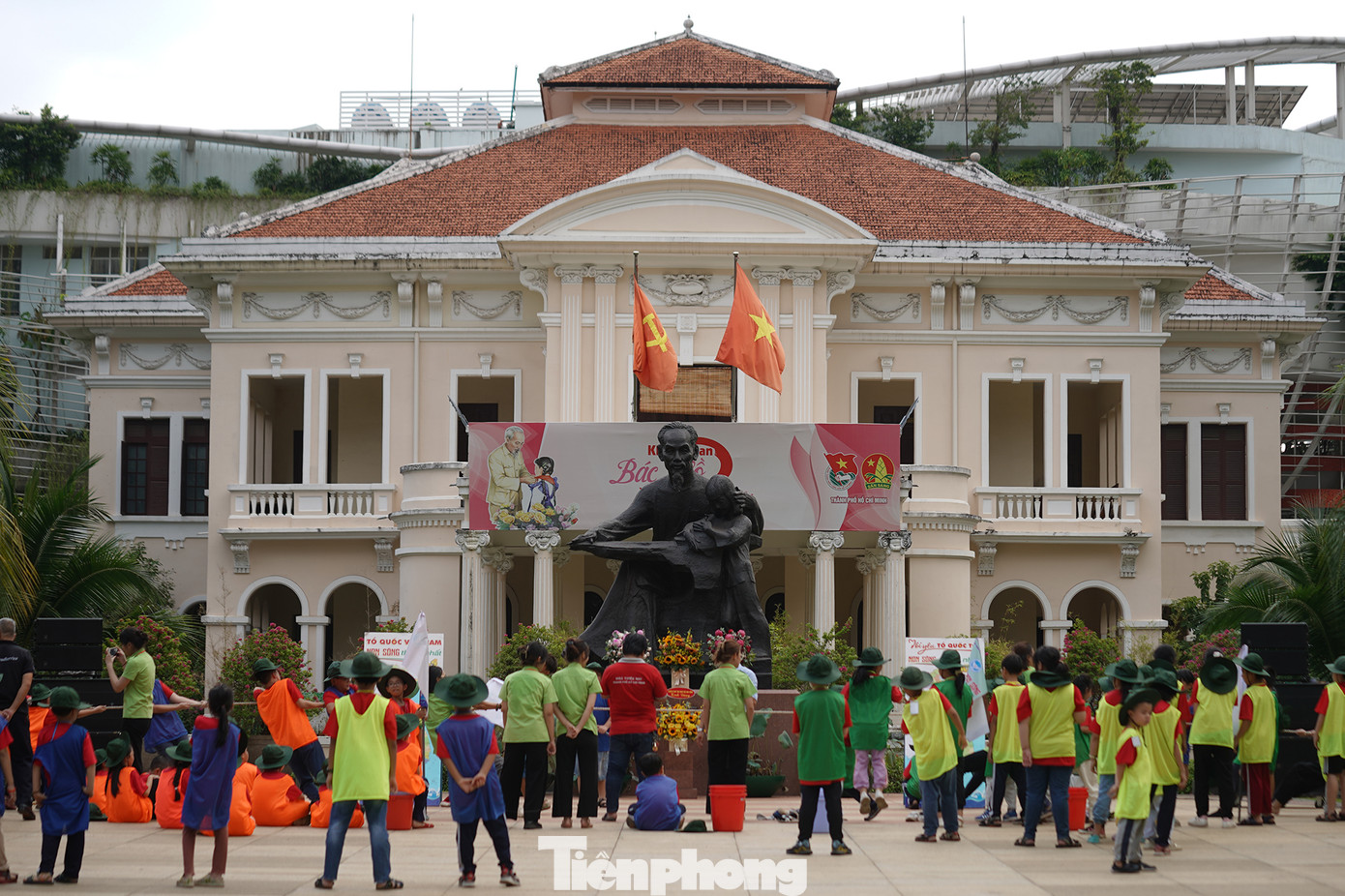 Các em nhỏ vui chơi và tham gia các hoạt động tại Nhà Thiếu nhi Thành phố