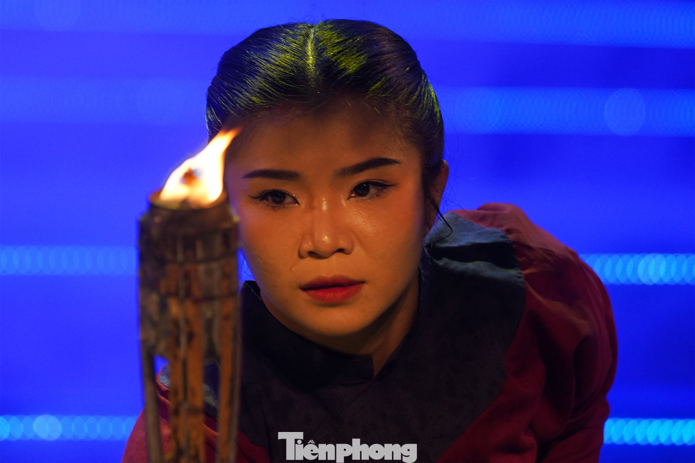 Khán giả Cần Giờ đã mãn nhãn với phần điều khiển ánh sáng trong chương trình. Trong quá trình hình thành Lễ hội Nghinh Ông Cần Giờ, chương trình khắc họa được dấu ấn đậm nét hành trình Nam tiến của cư dân miền Trung, những người đã mang theo bao nét đẹp văn hóa và tín ngưỡng độc đáo của mình để khai phá vùng đất Cần Giờ. Khi đặt chân đến nơi đây, họ đã đối mặt với rừng rậm hoang sơ, đầm lầy và thú dữ, nhưng với sự kiên trì và dũng cảm, họ đã cải hóa thiên nhiên, biến vùng đất hoang sơ này thành nơi thịnh vượng với thị tứ và chợ búa sầm uất.