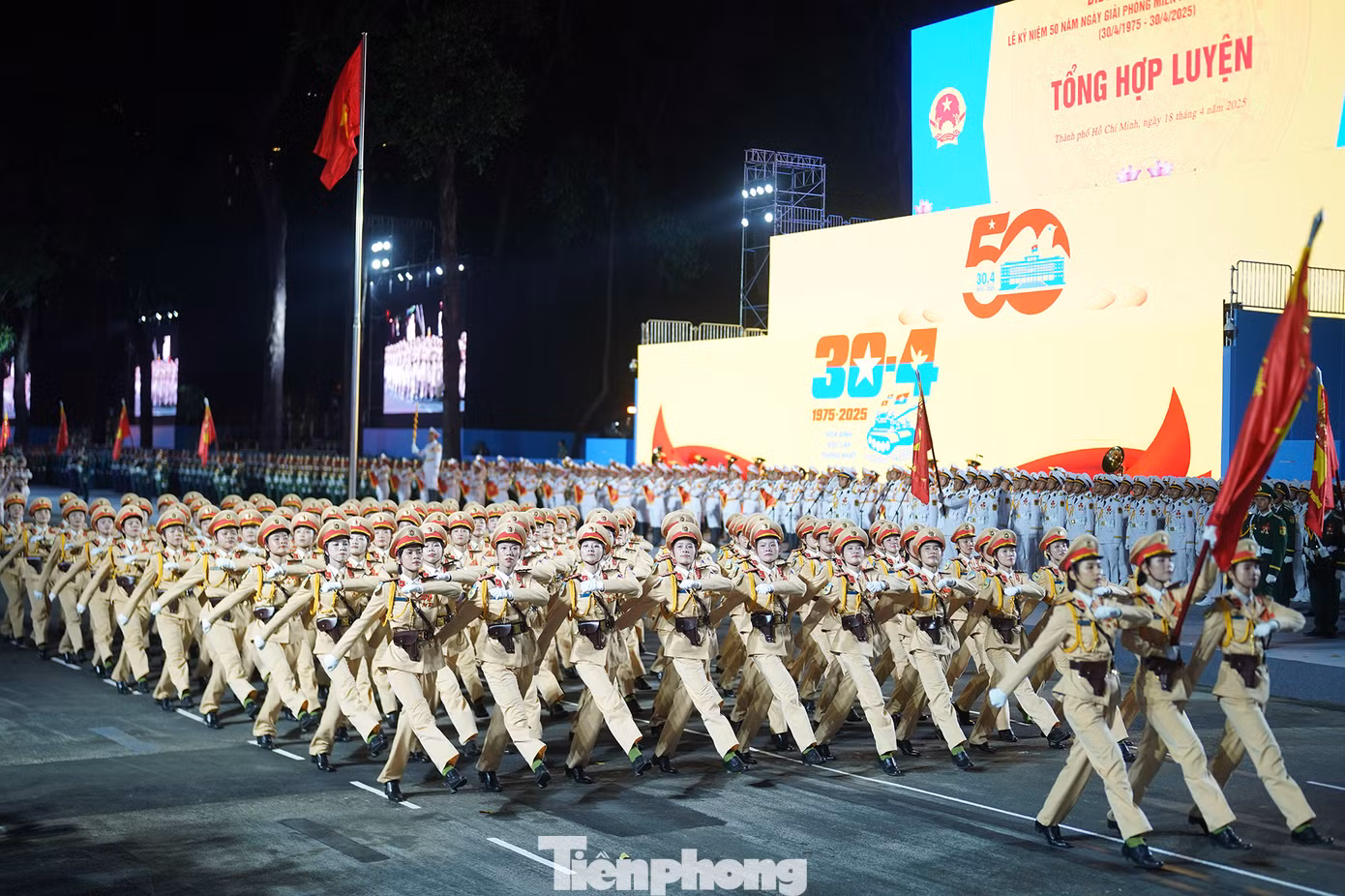 Tối 18/4, tại TPHCM, các khối Quân đội, Công an tổng hợp luyện diễu binh, diễu hành chuẩn bị Lễ Kỷ niệm 50 năm Ngày Giải phóng miền Nam, thống nhất đất nước (30/4/1975 - 30/4/2025). Ảnh: Phạm Nguyễn - Duy Anh - Duy Quang/ TPO. Tối 18/4, tại TPHCM, các khối Quân đội, Công an tổng hợp luyện diễu binh, diễu hành chuẩn bị Lễ Kỷ niệm 50 năm Ngày Giải phóng miền Nam, thống nhất đất nước (30/4/1975 - 30/4/2025). Ảnh: Phạm Nguyễn - Duy Anh - Duy Quang/ TPO.