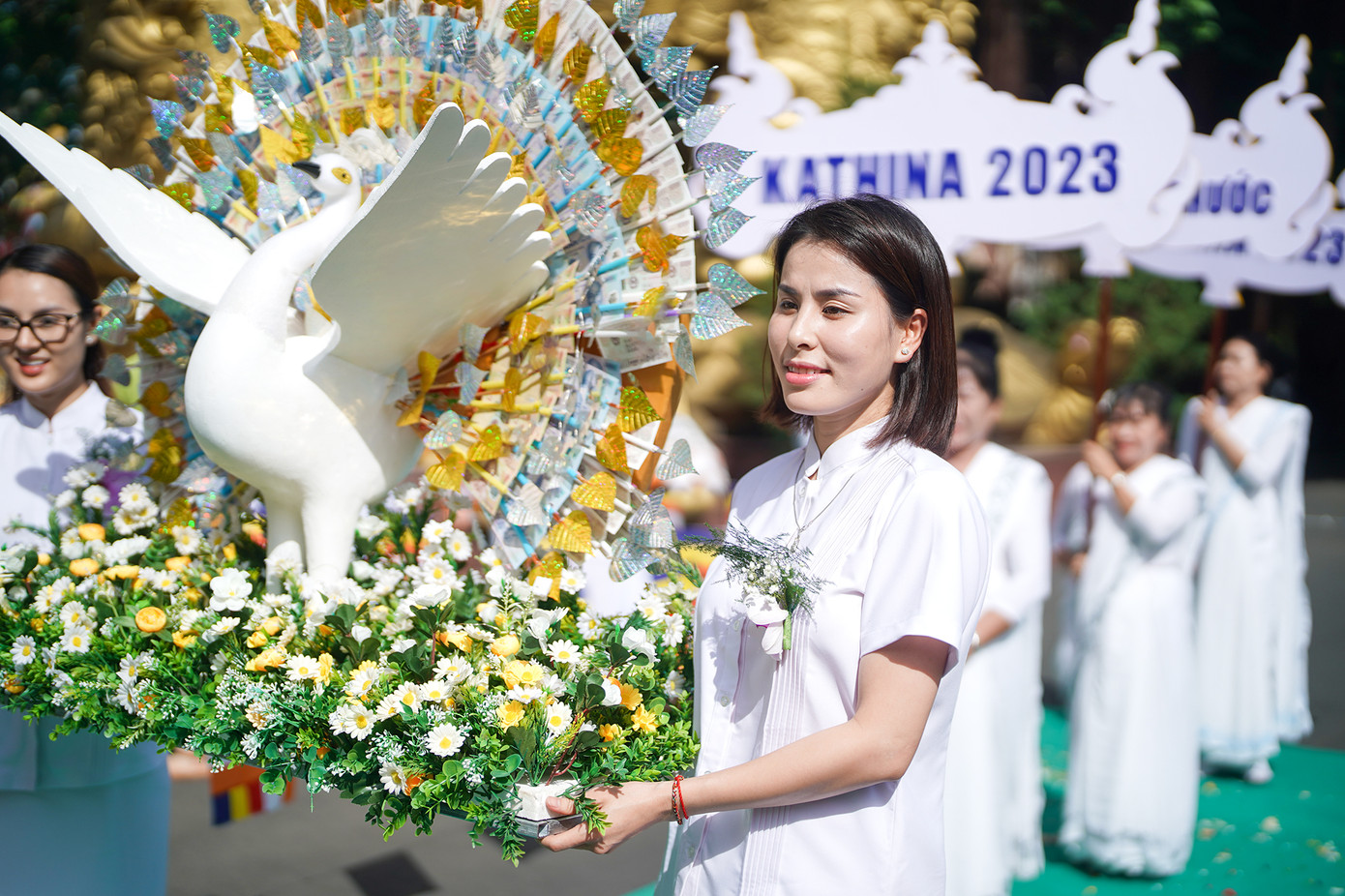 Lễ Khatina là một trong những ngày lễ lớn và quan trọng nhất của hệ phái Phật giáo Nam tông. Hằng năm, trong khoảng thời gian từ 15/9 đến 15/10 âm lịch, bà con người Khmer Nam Bộ rộn ràng tổ chức lễ Kathina.