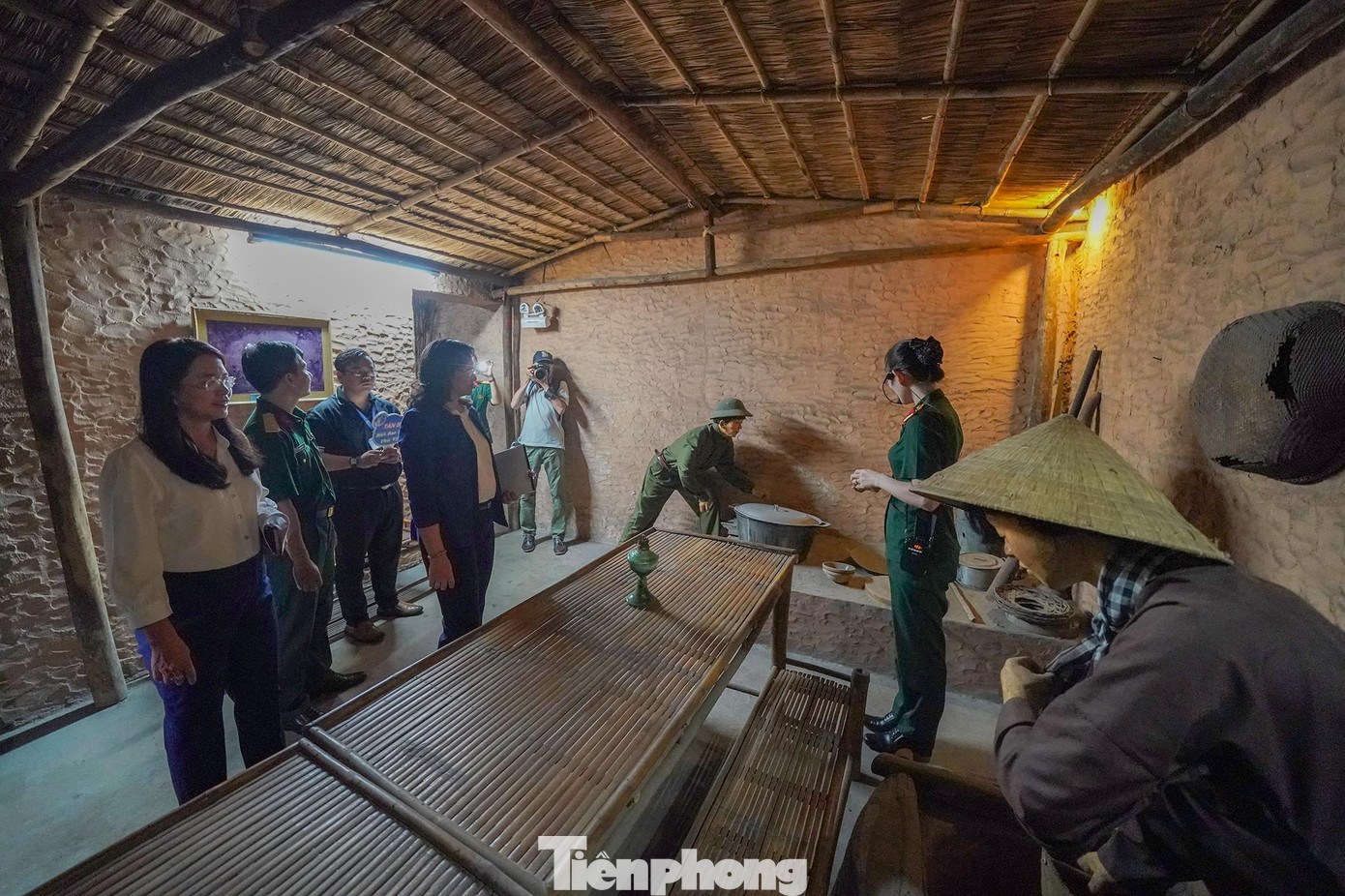 Xưa kia, nơi đây là vùng đất cao, cây cối rậm rạp, địa hình, địa vật phức tạp... nên được chọn để quân dân triển khai đào địa đạo chống kẻ thù ngay giữa lòng thành phố.