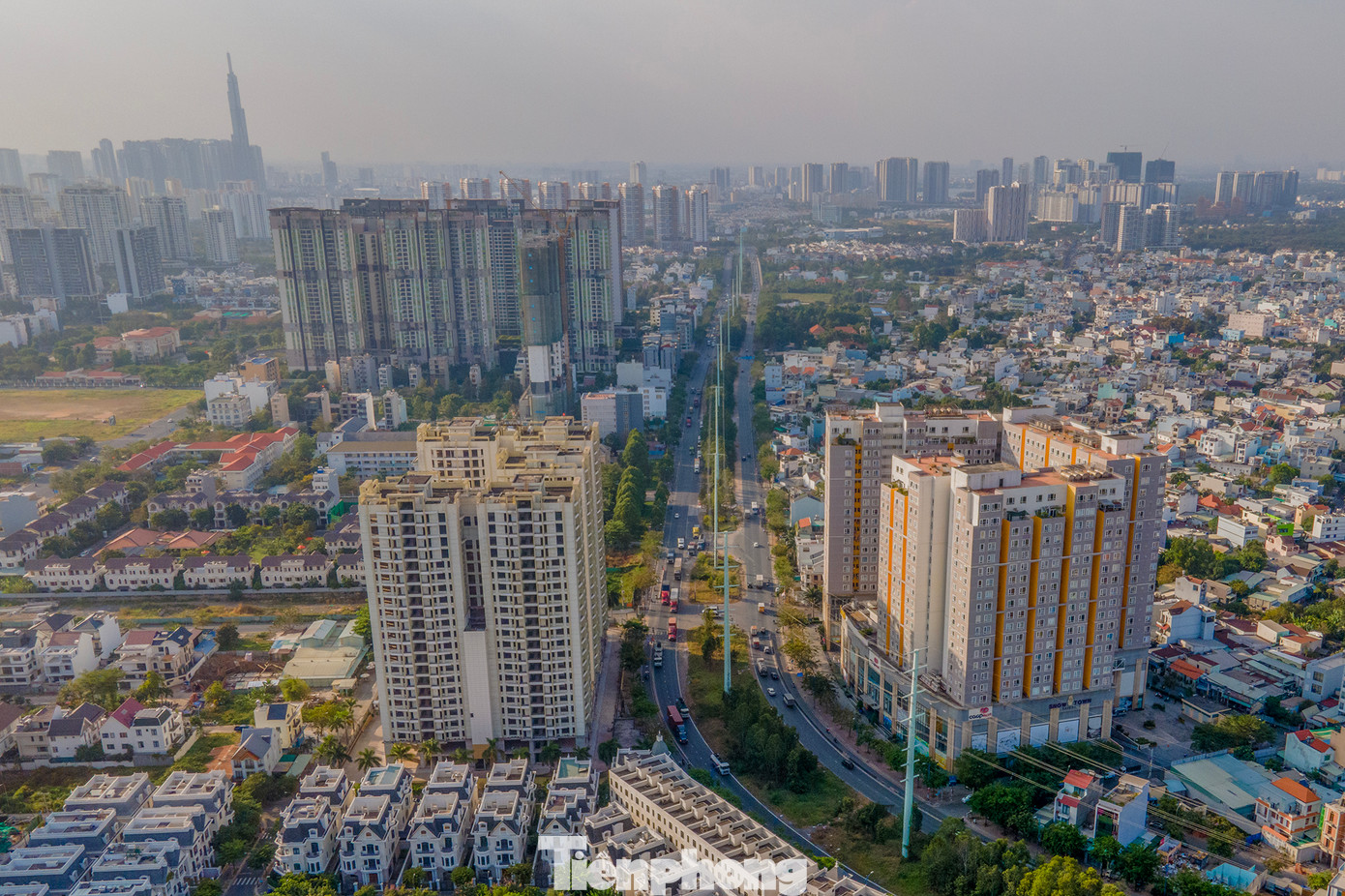 Dự án mở rộng đường Đồng Văn Cống (Thành phố Thủ Đức) được khởi công vào tháng 2/2020, do Ban quản lý dự án đầu tư xây dựng các công trình giao thông TPHCM làm chủ đầu tư.