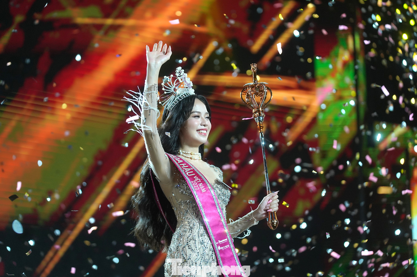 Chiến thắng cuối cùng thuộc về Huỳnh Thị Thanh Thủy. Cô gái đến từ Đà Nẵng là người đội vương miện Hùng ca chim Lạc, kế nhiệm Đỗ Thị Hà tiếp nối sứ mệnh lan tỏa cộng đồng với tư cách Hoa hậu Việt Nam. Chiến thắng của cô thuyết phục phần lớn số đông người hâm mộ sắc đẹp và khán giả khó tính.