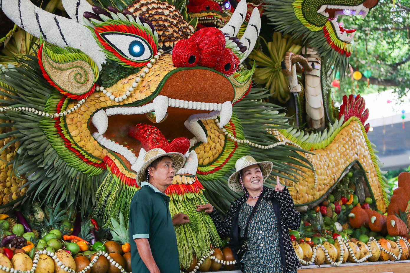 Tính từ ngày 1 đến 9/6, đã có hơn 100.000 lượt khách đến tham quan.