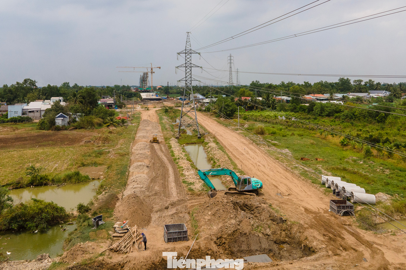 Công trình cầu bắc qua sông Vàm Cỏ Tây được thực hiện bằng công nghệ cầu Extradosed. Đây là công nghệ hoàn toàn mới, chưa được áp dụng trên địa bàn Long An. Công trình cầu bắc qua sông Vàm Cỏ Tây được thực hiện bằng công nghệ cầu Extradosed. Đây là công nghệ hoàn toàn mới, chưa được áp dụng trên địa bàn Long An.