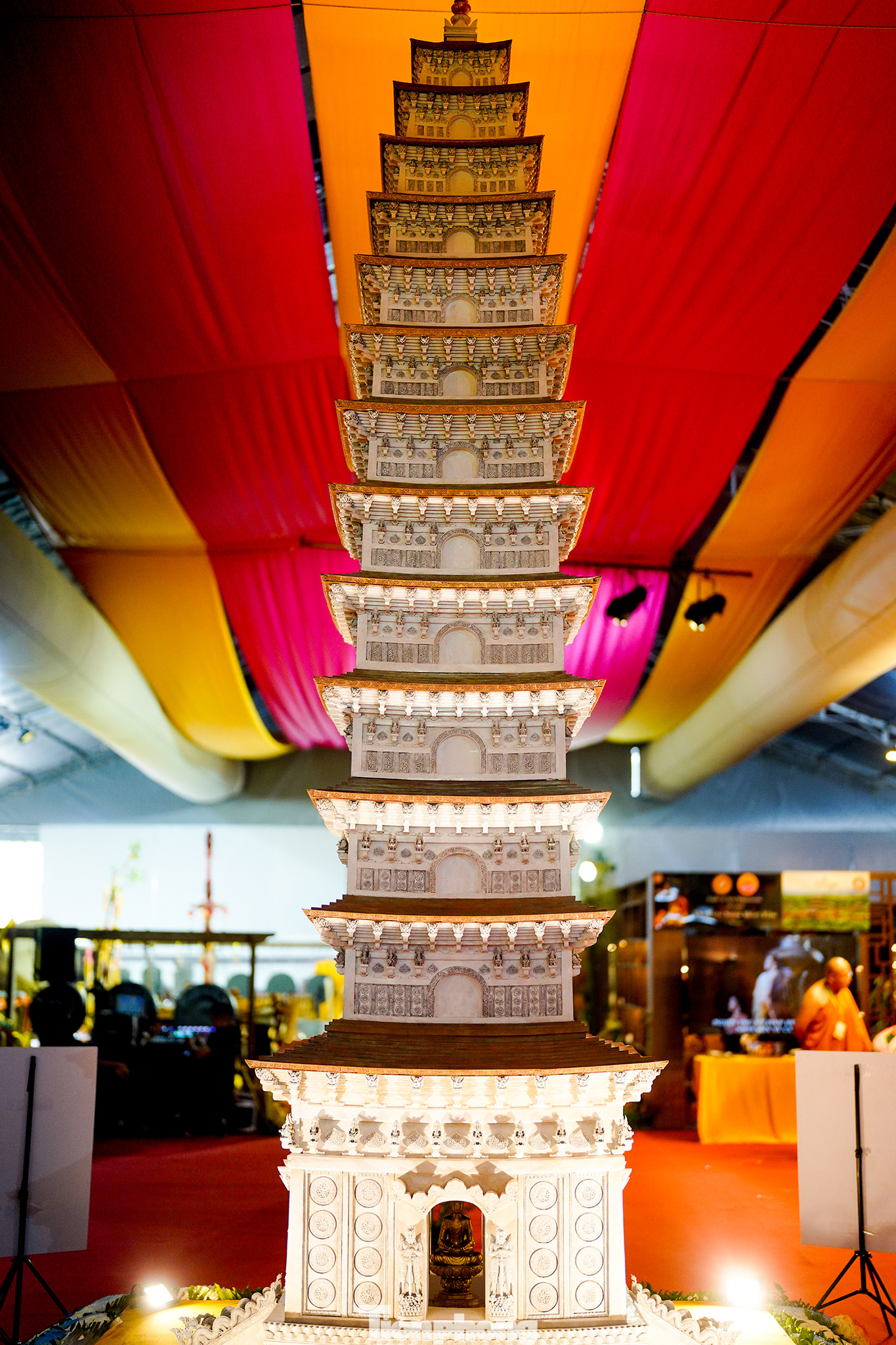 Phiên bản tháp thời Lý được phỏng dựng dựa trên các tư liệu khảo cổ học, tư liệu lịch sử, kế thừa những công trình của người đi trước, mở rộng thêm các kiến giải mới, đồng thời ứng dụng công nghệ 3D trong quá trình nghiên cứu, phục dựng.